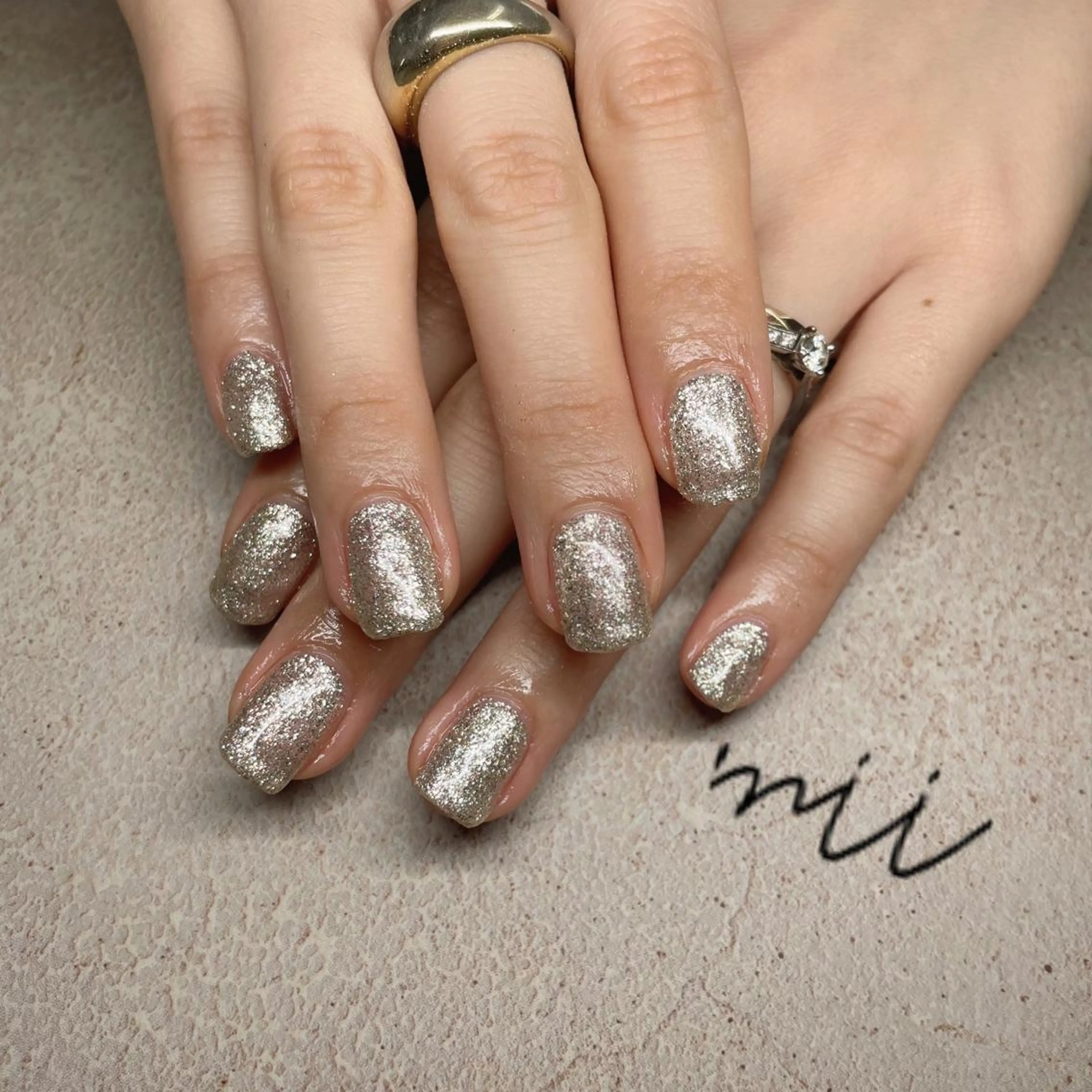 ネイル ラメ(グリッター) ワンカラーネイル ＆robe  mii 🌿のネイルデザイン