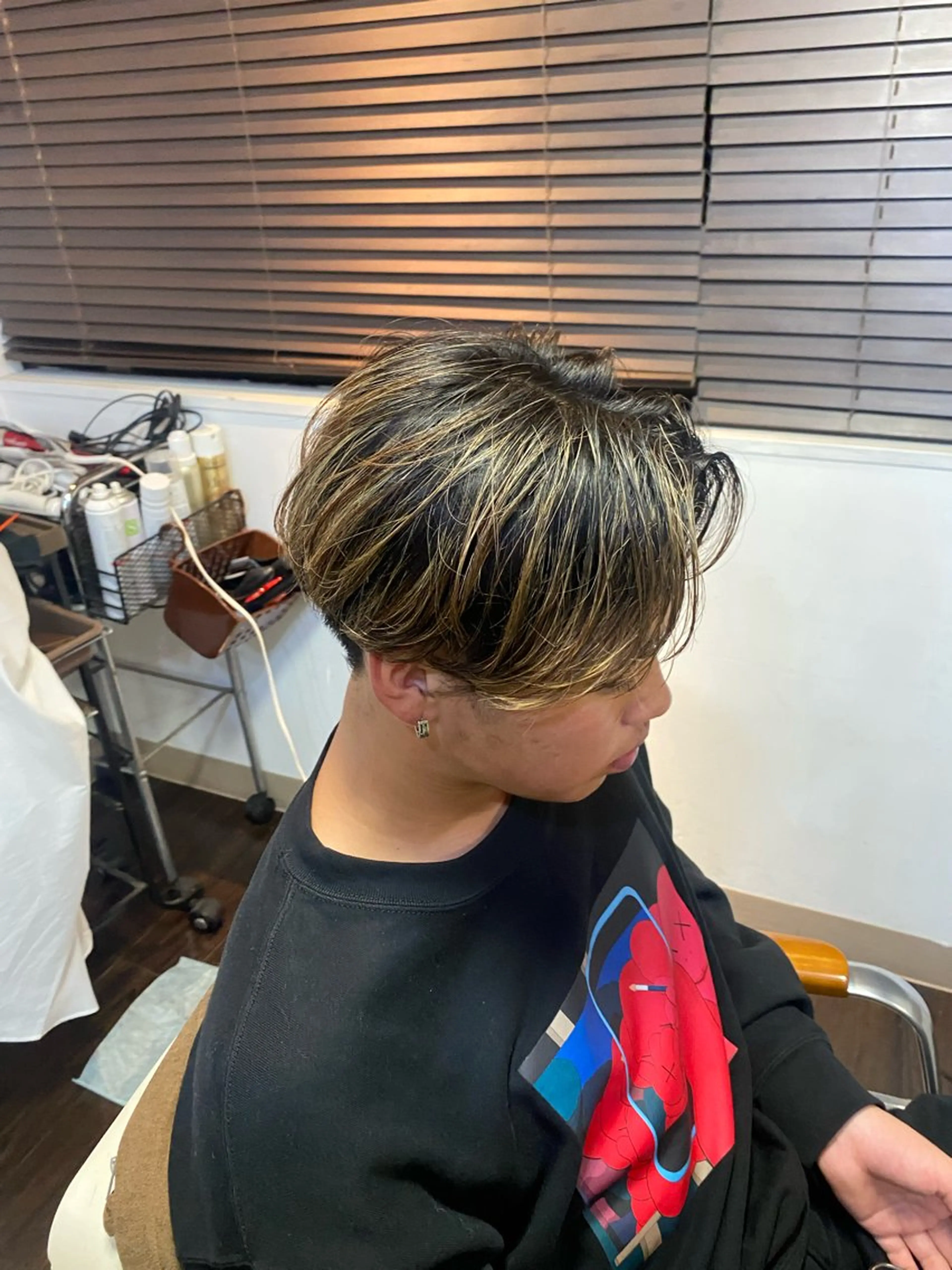 カラー ヘアアレンジ メンズ メンズハイライト ハイライトカラー メンズ特化 エシカル　松原大将のヘアスタイル