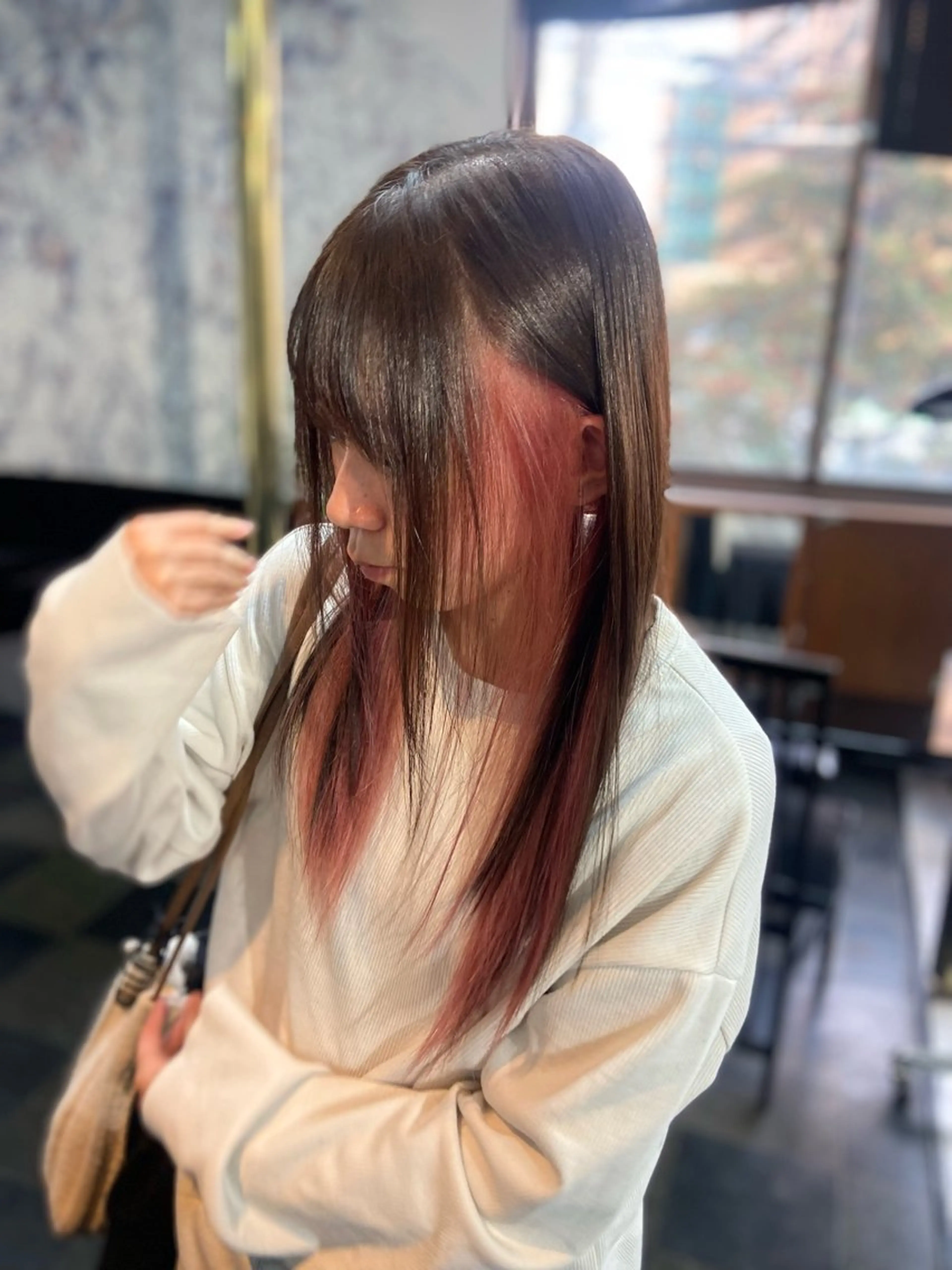 ロング 瀧下 唯のヘアスタイル