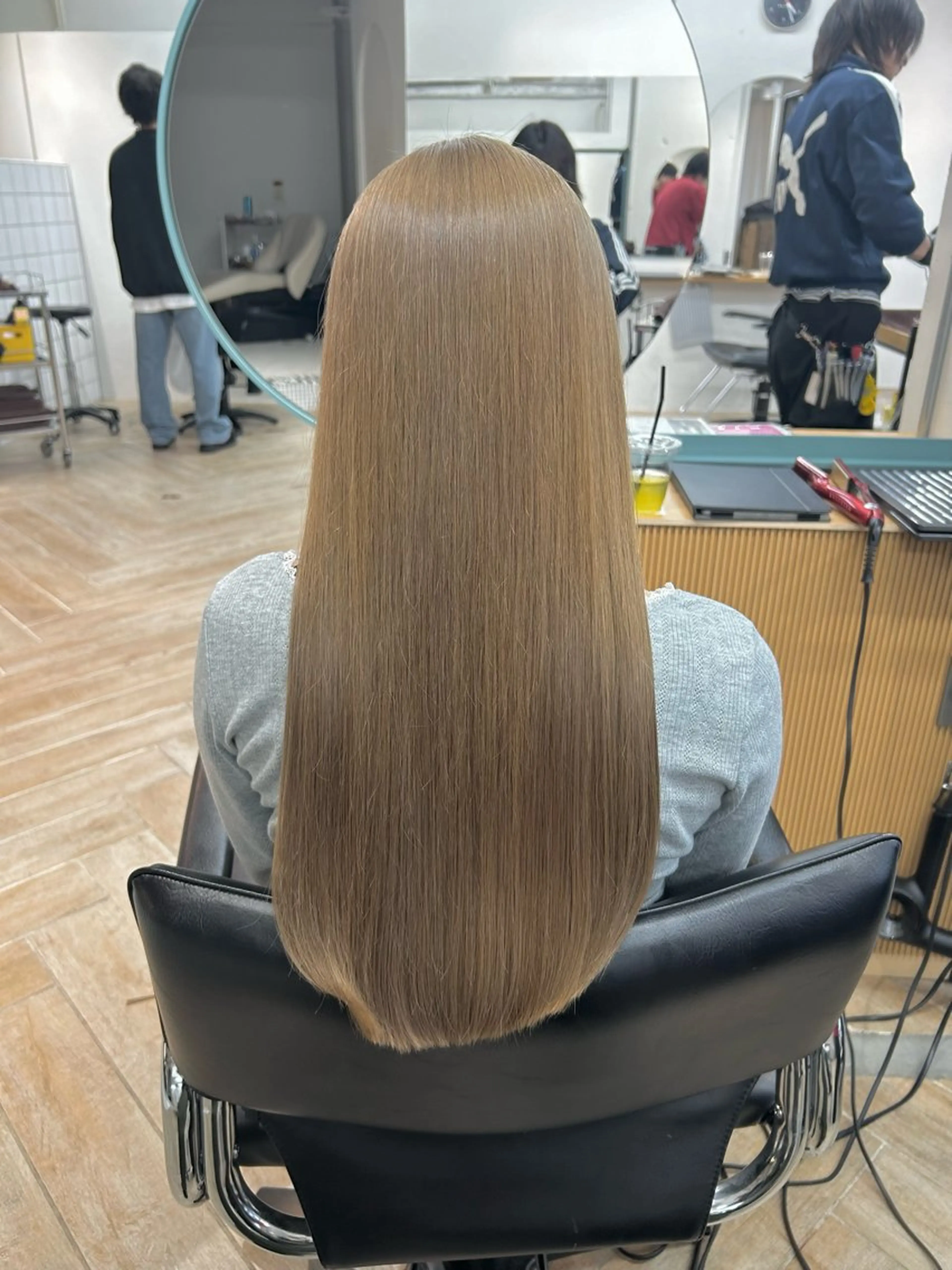 ロング カラー カット ヘアカラー トリートメント ベージュ/ダブルカラ ー/新潟駅/青柳萌果のヘアスタイル