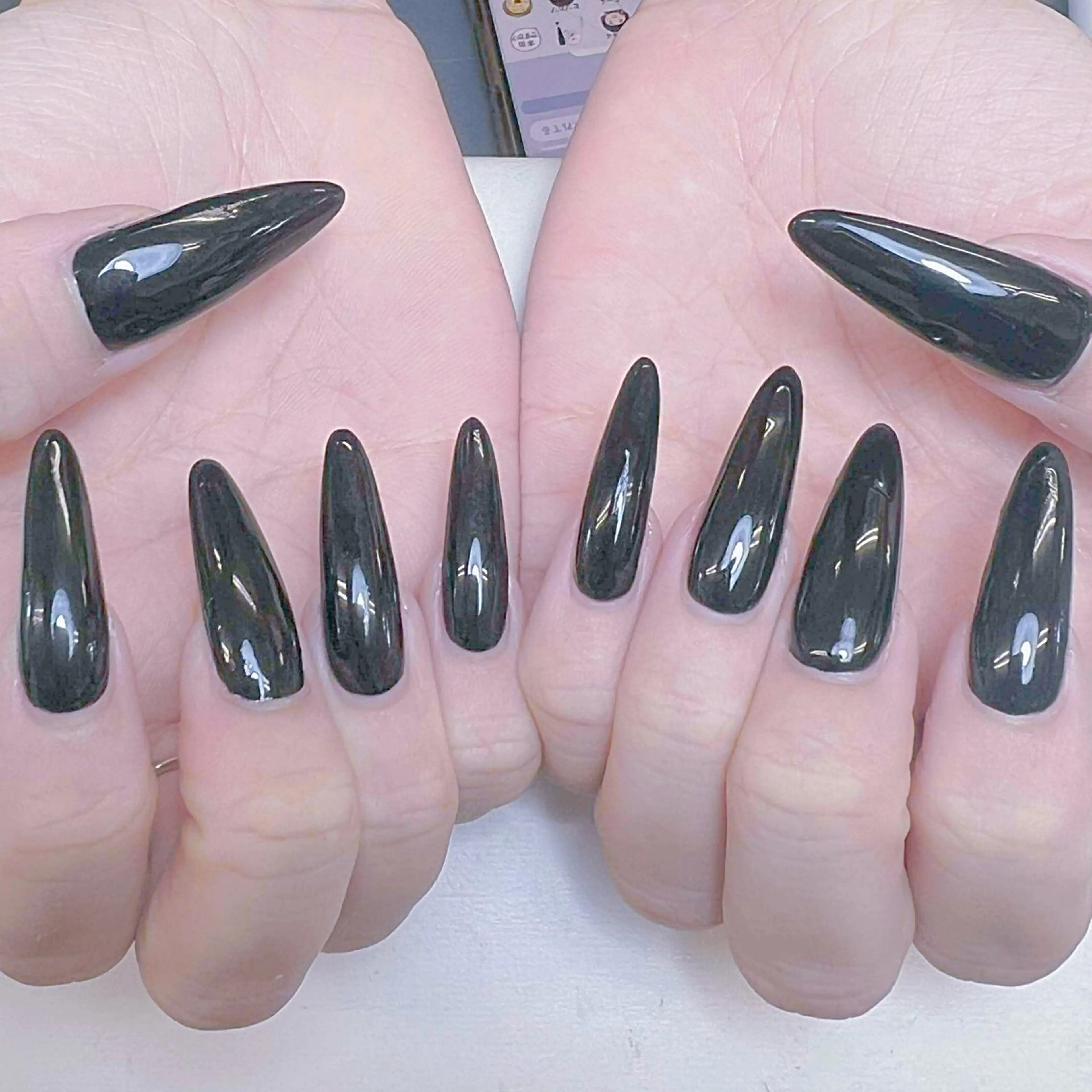 ネイル チークネイル 長さ出し フレンチネイル ジェルネイル ガラスフレンチ ハンドネイル anh nail anne🤍のネイルデザイン