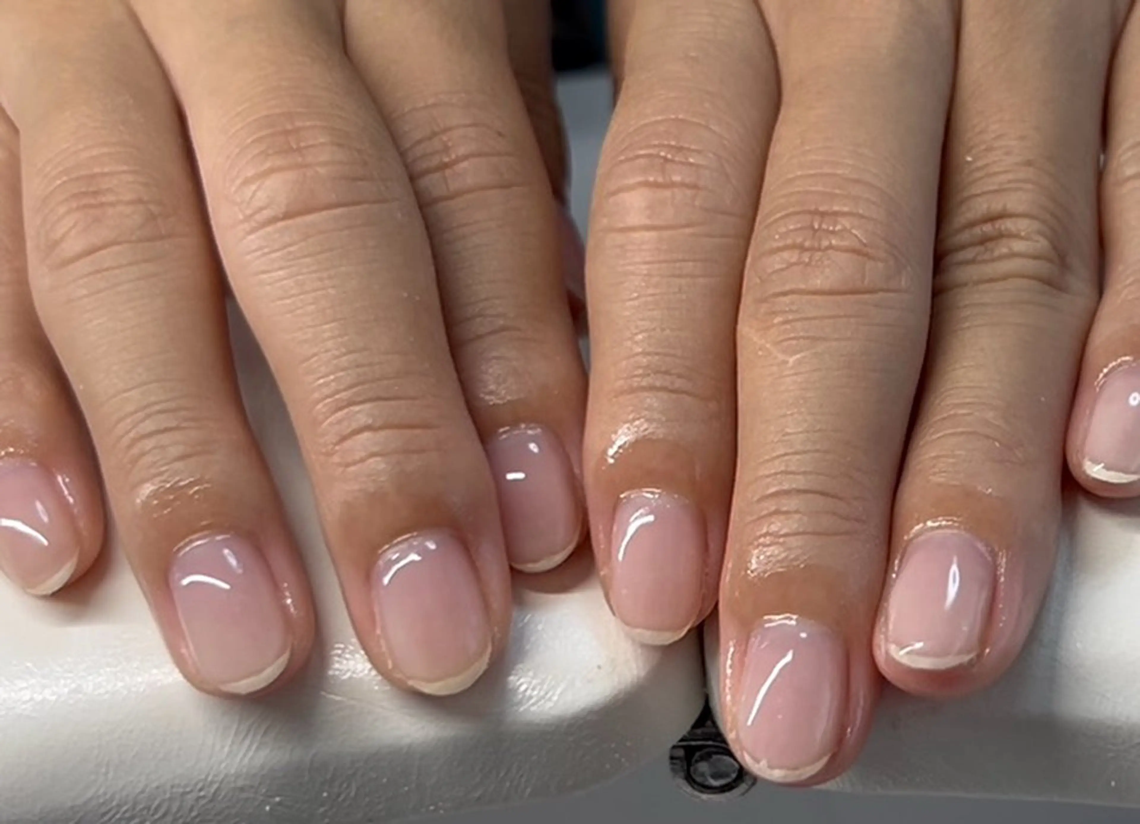 クリアジェル　爪の補強をしたい方におすすめクリアのジェルを塗布していきます。ドライケア込み◆オフ代別途◆の写真