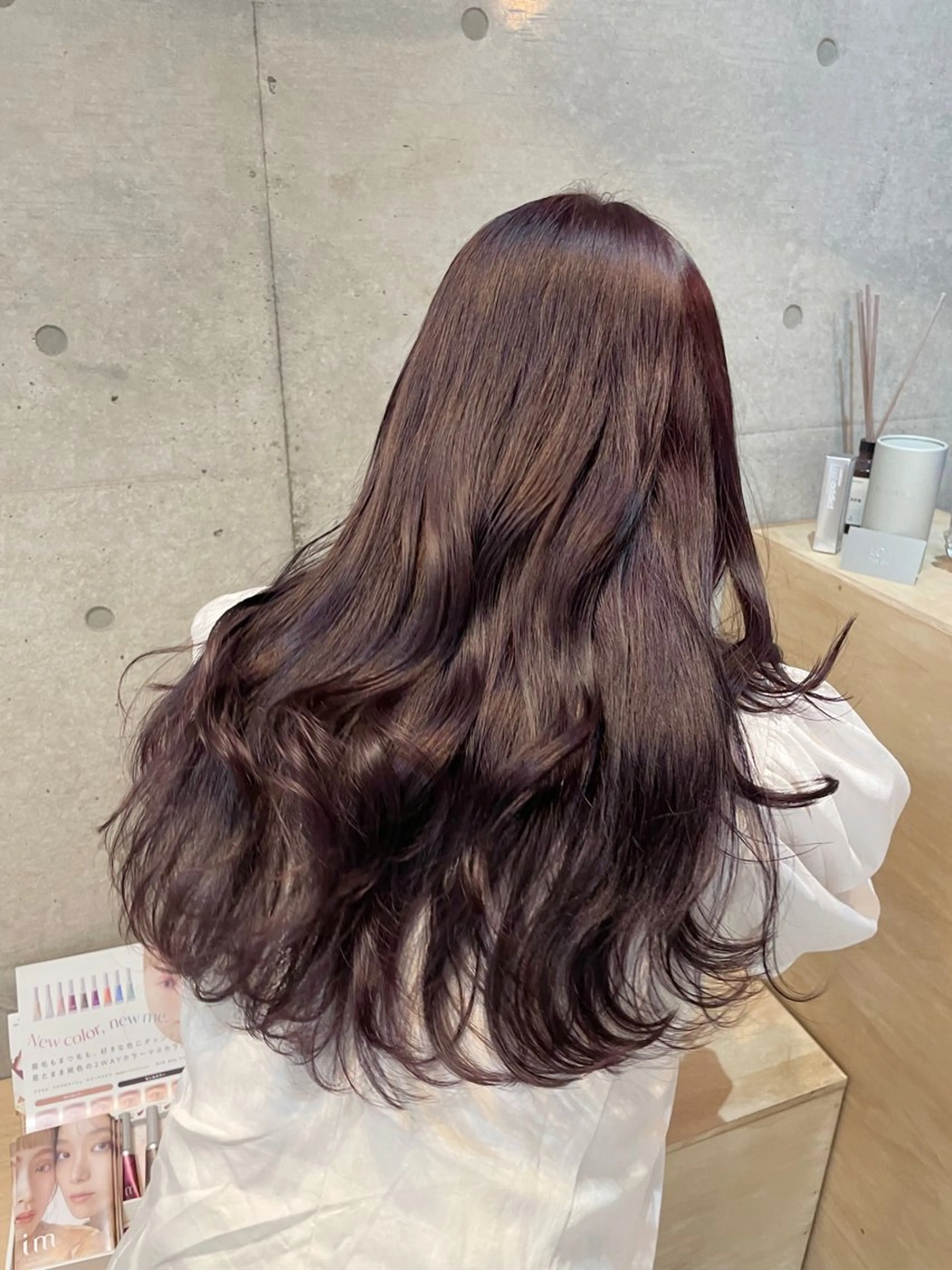 ロング カラー ブラウンカラー レッドカラー レッドブラウン ヘアカラー トリートメント 【arc】Ruri コテ巻き風パーマのヘアスタイル