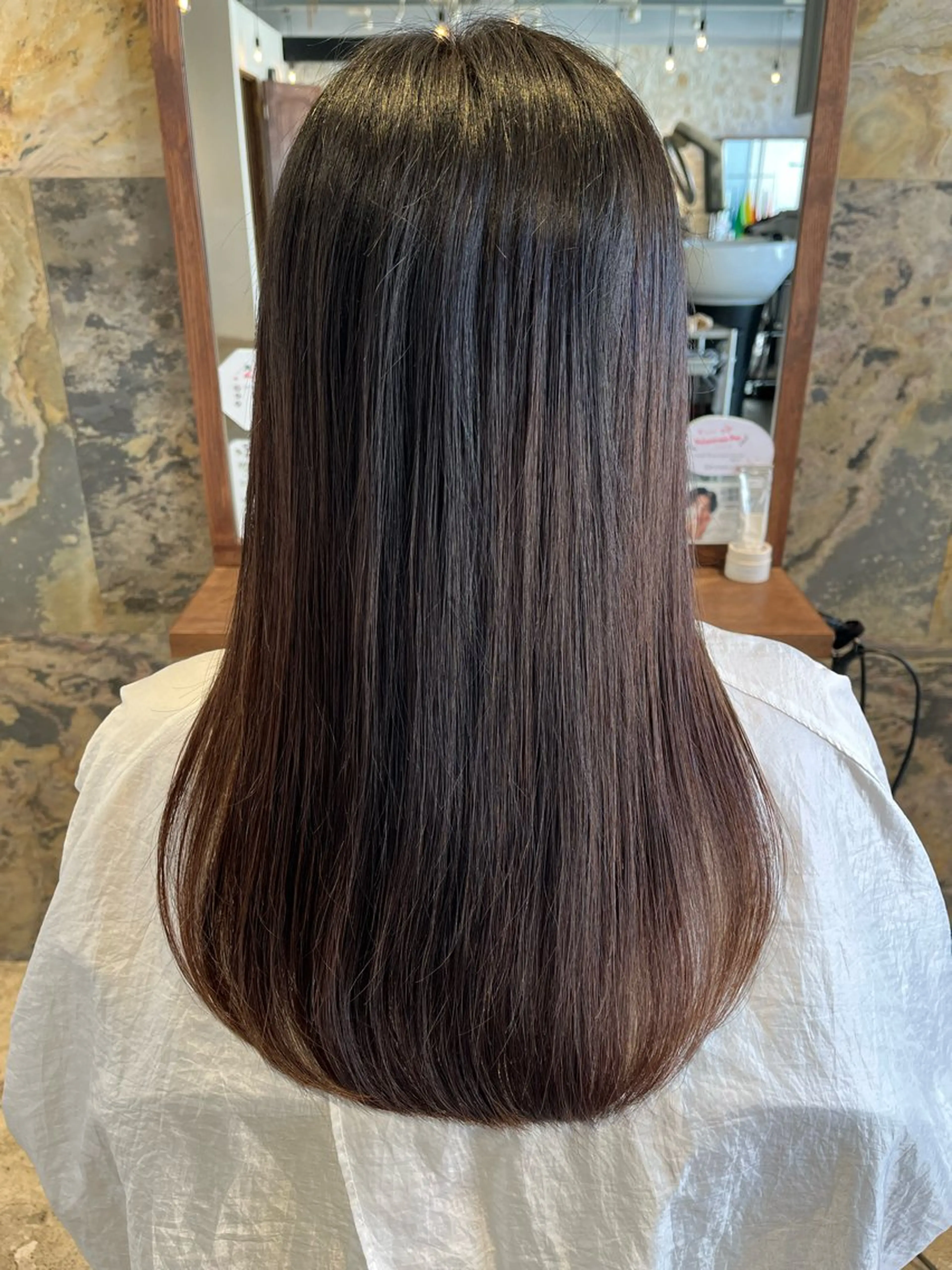 ロング 安田 純香のヘアスタイル