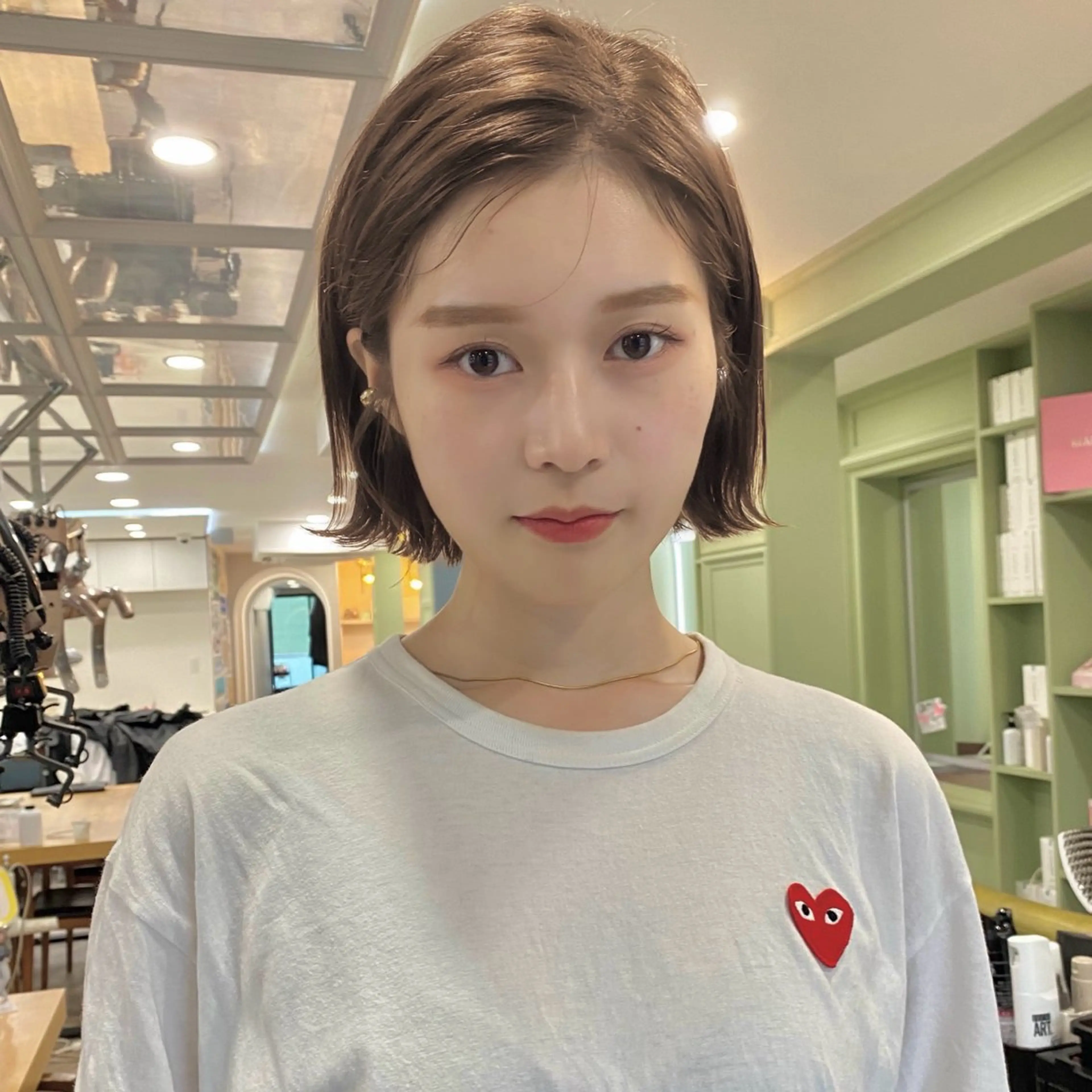 ショート 切りっぱなしボブ ボブ カット ヘアカラー トリートメント ボブ/縮毛矯正/ レイヤー/塚田のヘアスタイル