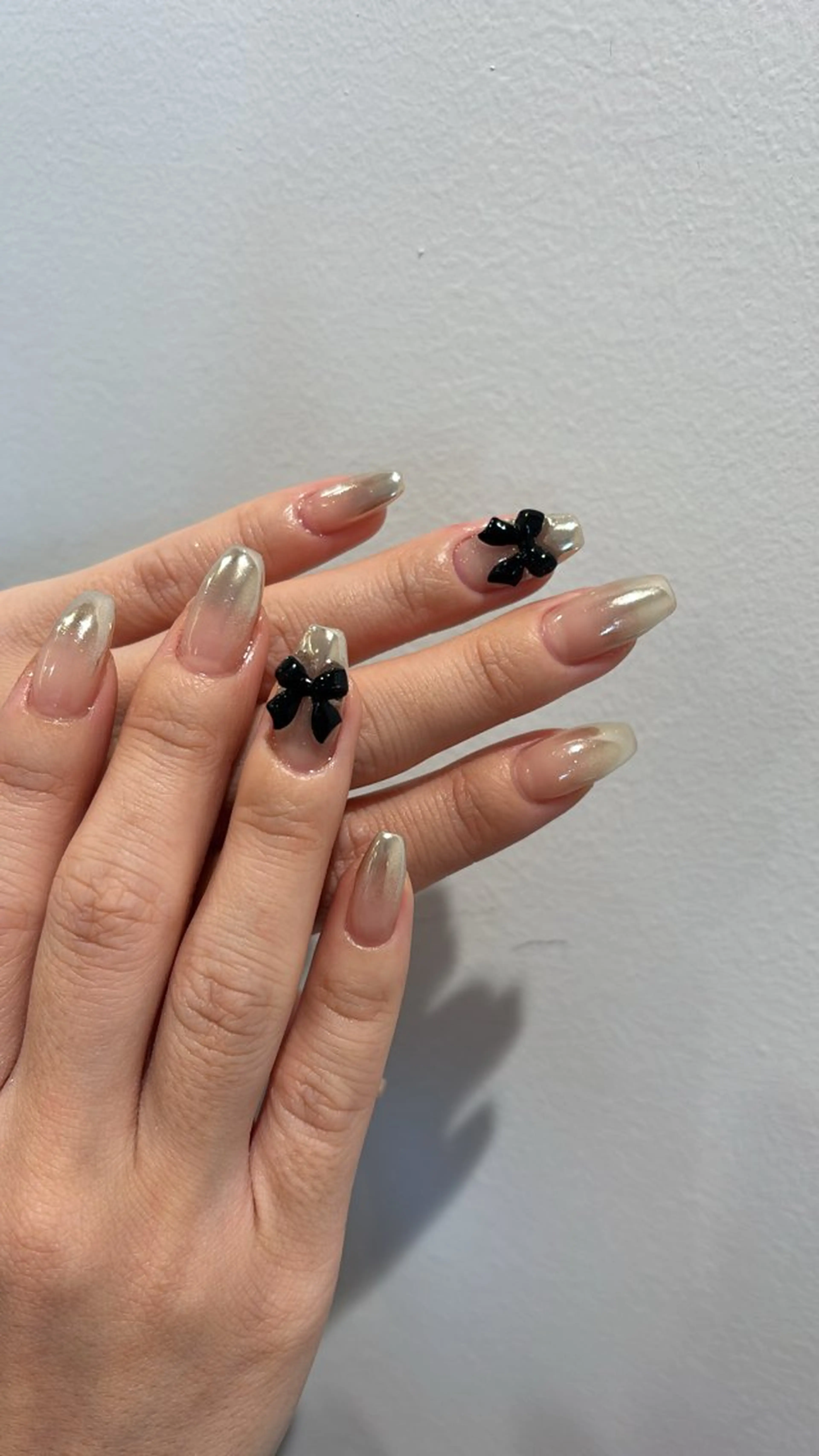 ネイル グラデーション ミラーネイル ハンドネイル tote. airiのネイルデザイン