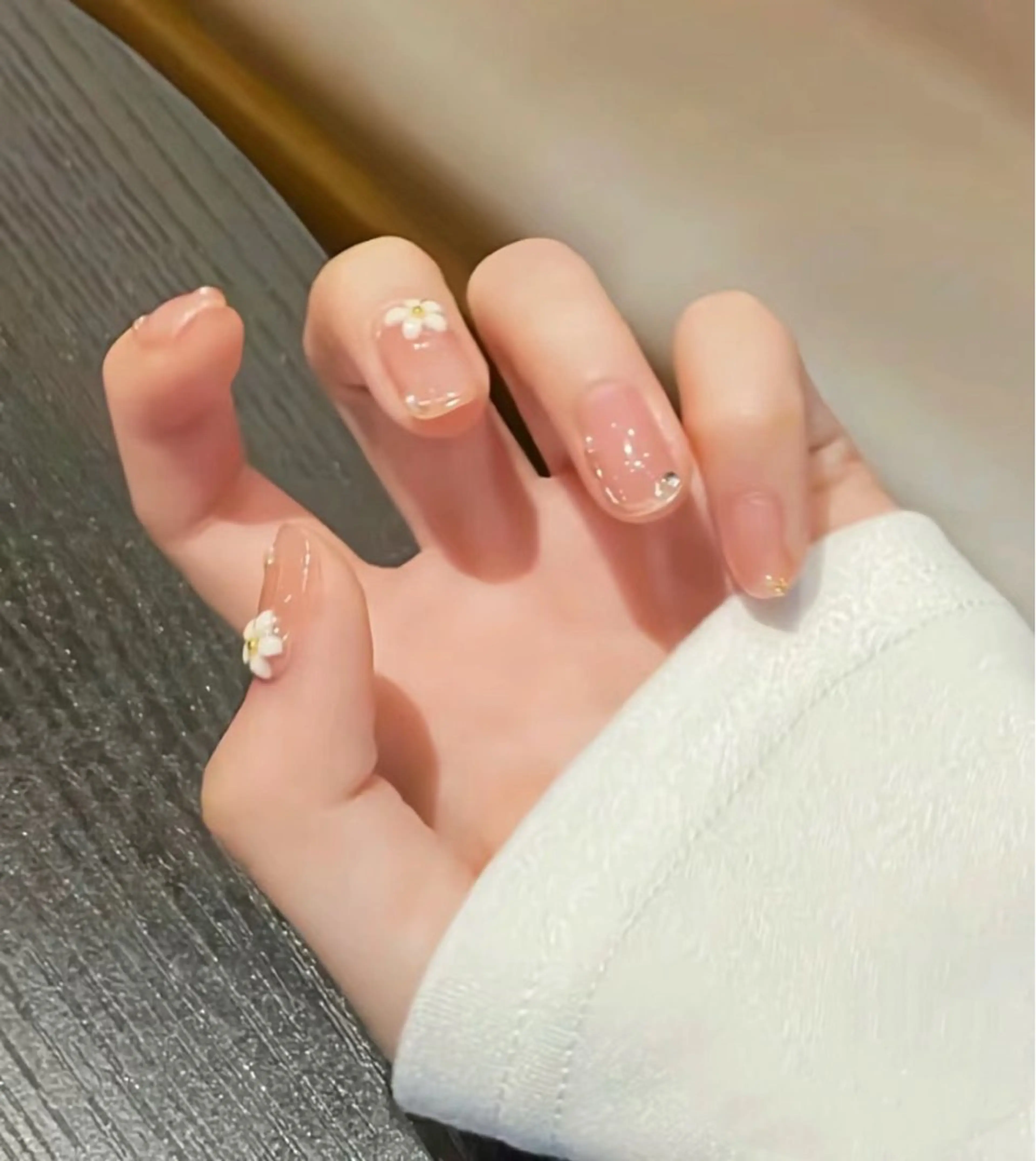 ネイル フットネイル フレンチネイル ジェルネイル ガラスフレンチ 韓国ネイル ハンドネイル ハンドケア The Nail & Eye Lashのその他イメージ