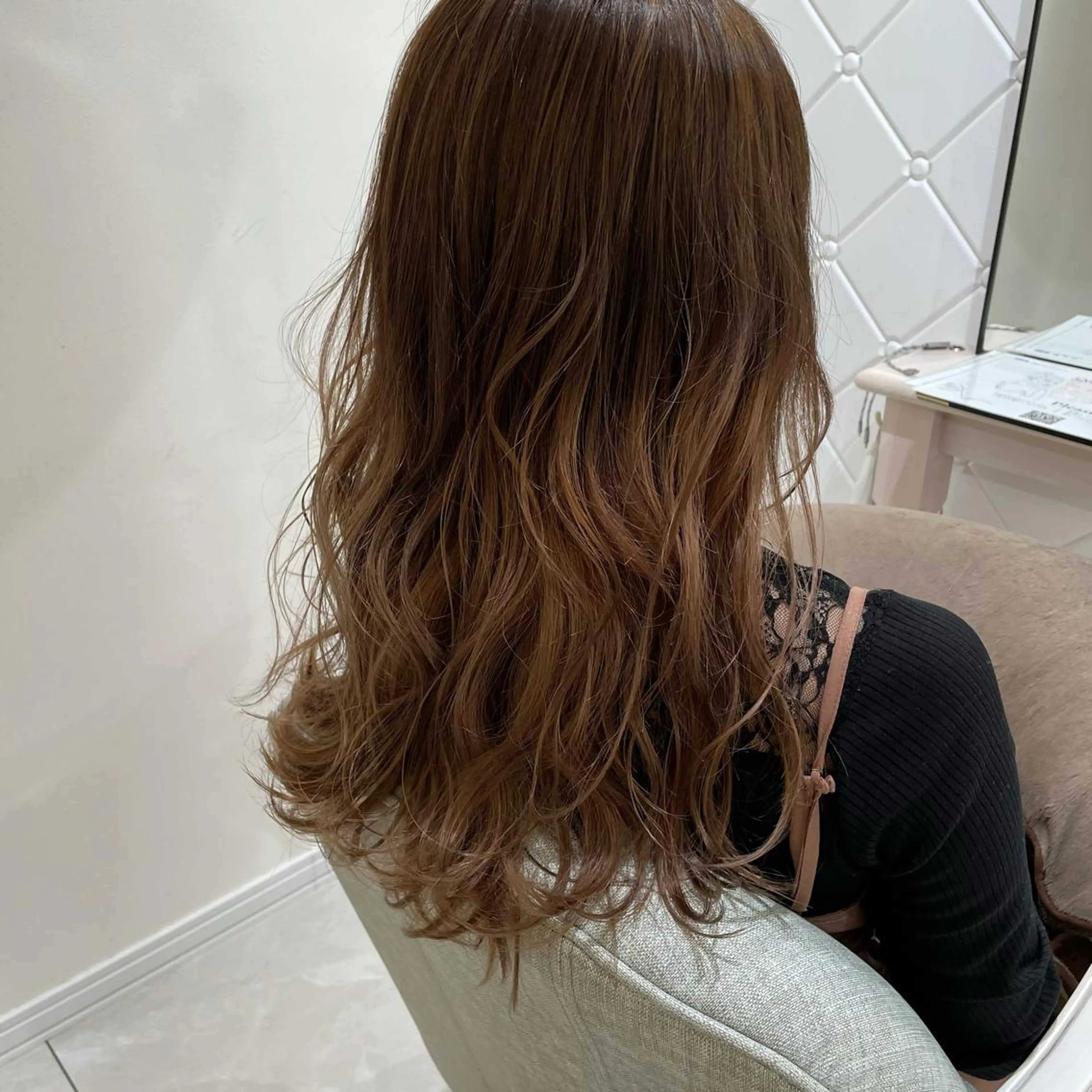 ロング カラー ベージュカラー グラデーションカラー ミルクティーベージュ 心斎橋/ブリーチなし 髪質改善/レイヤーのヘアスタイル