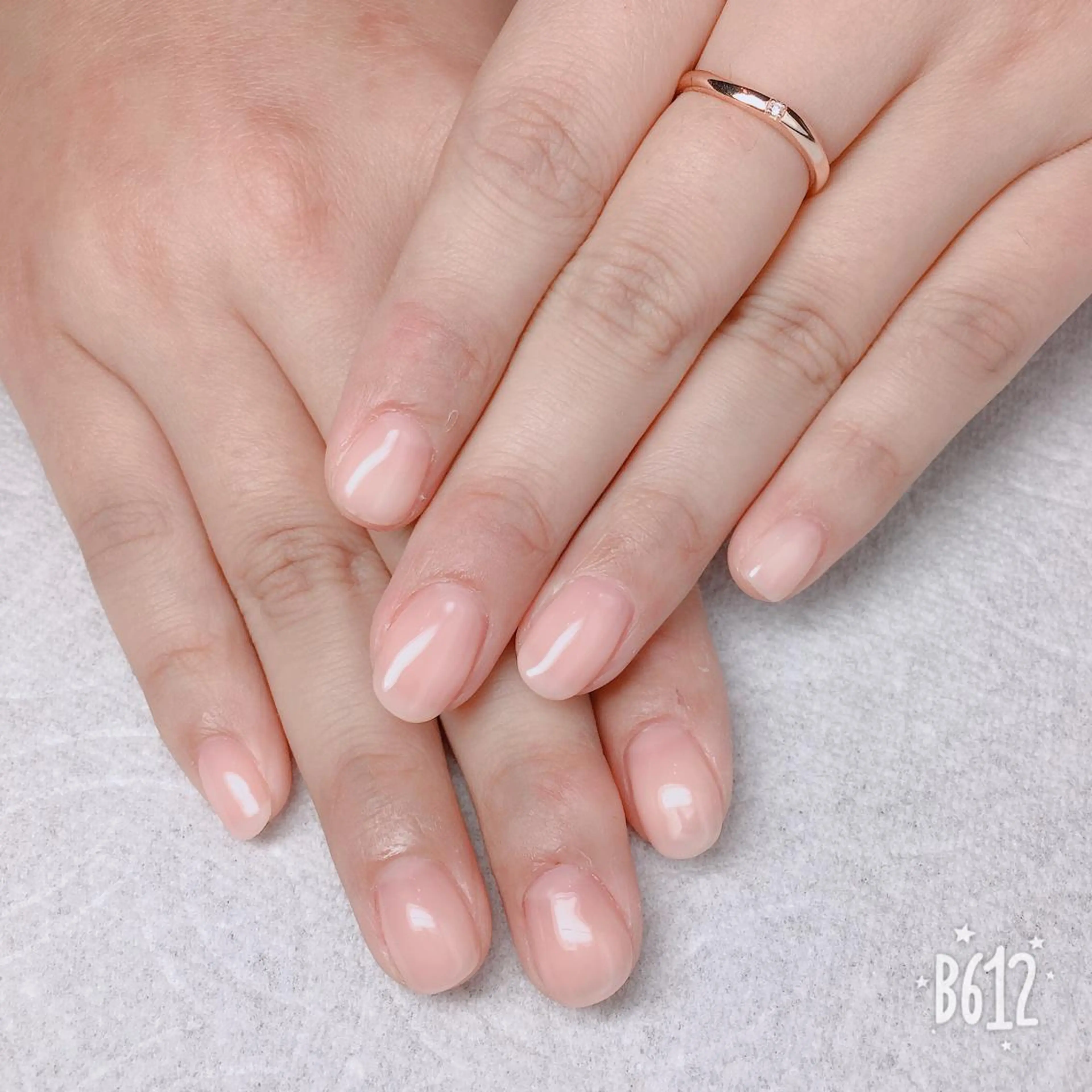 ネイル ワンカラーネイル ピンク シンプルネイル THECOLORS所属・近貞 莉奈のネイルデザイン