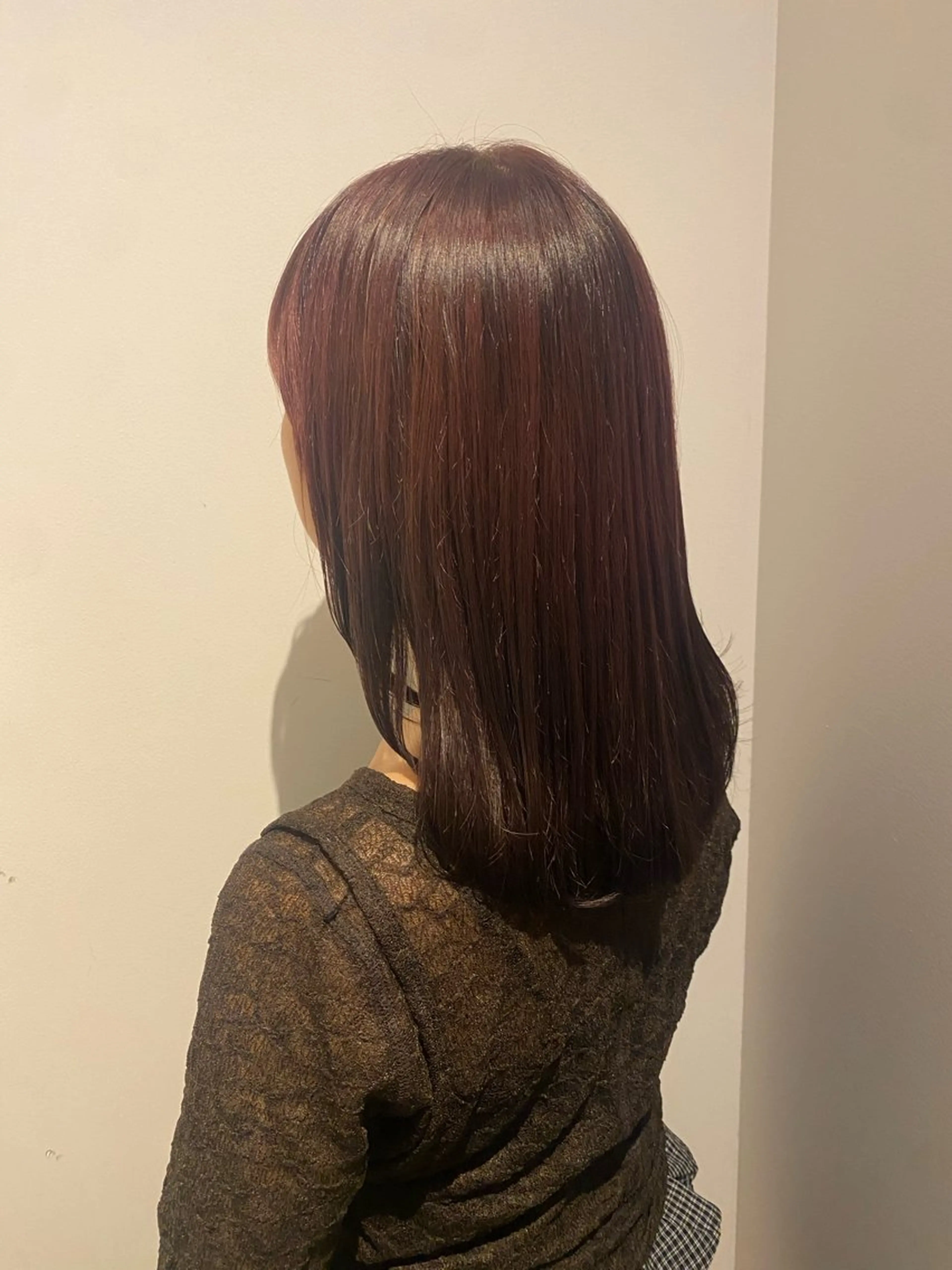 ミディアム カラー 平川 夏海のヘアスタイル