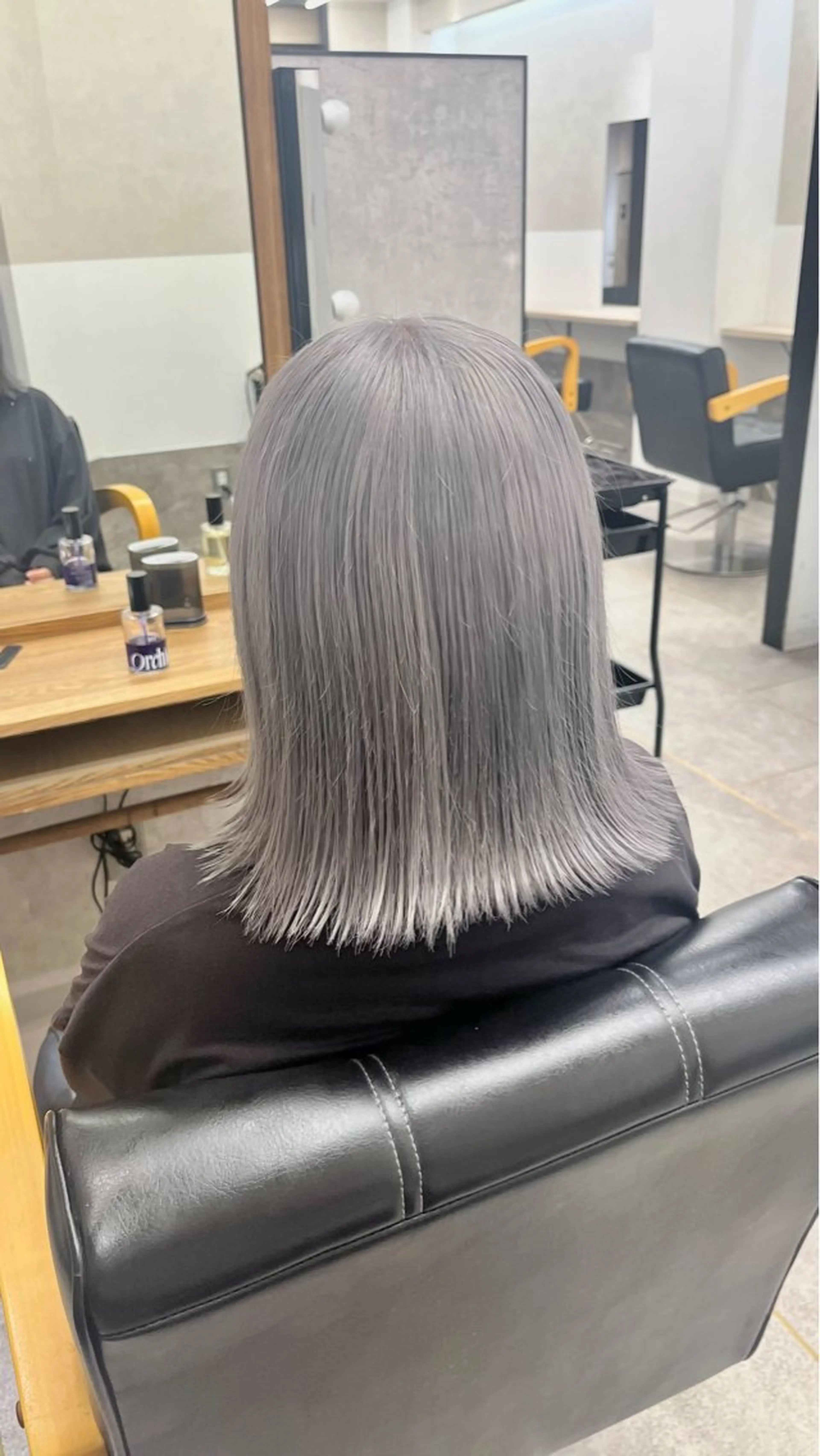 ミディアム カラー たつや/ハイトーン/ バレイヤージュ/寒色のヘアスタイル