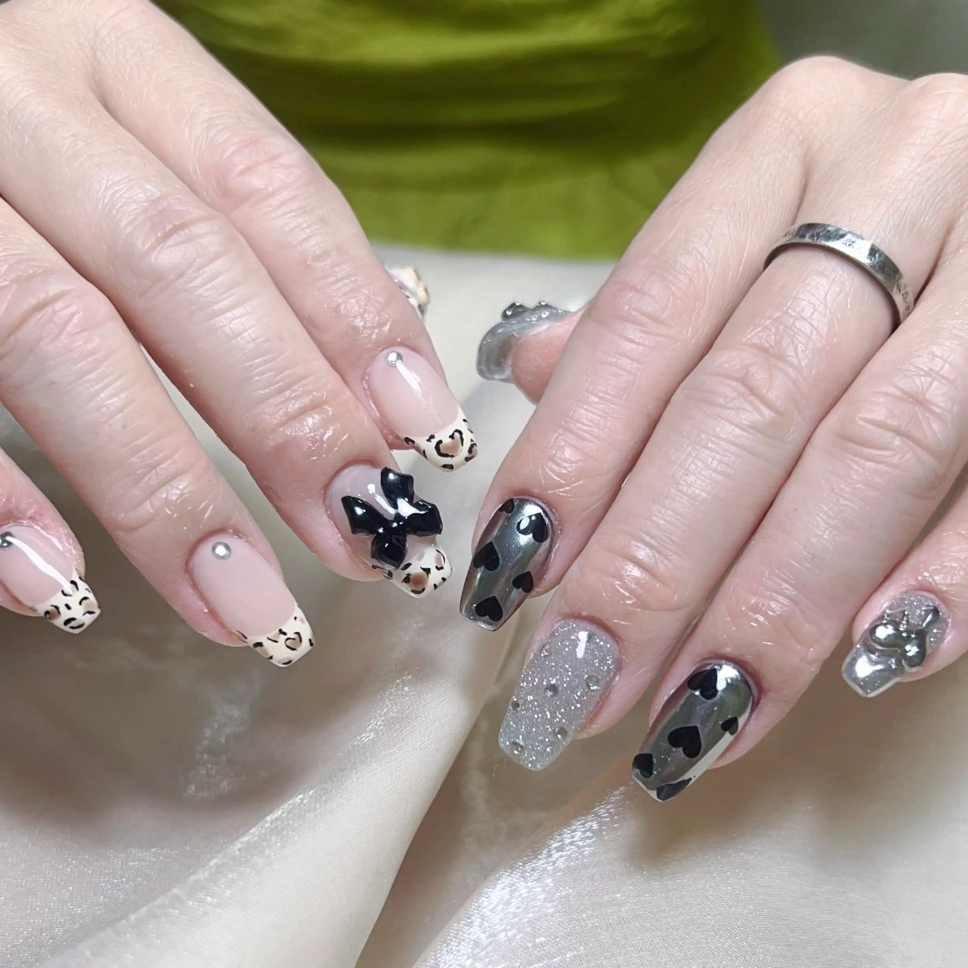 メンズ ネイル メンズ韓国風 アートネイル オーロラネイル ガーリー キラキラネイル ハンドネイル Nail salon 木にいるのネイルデザイン