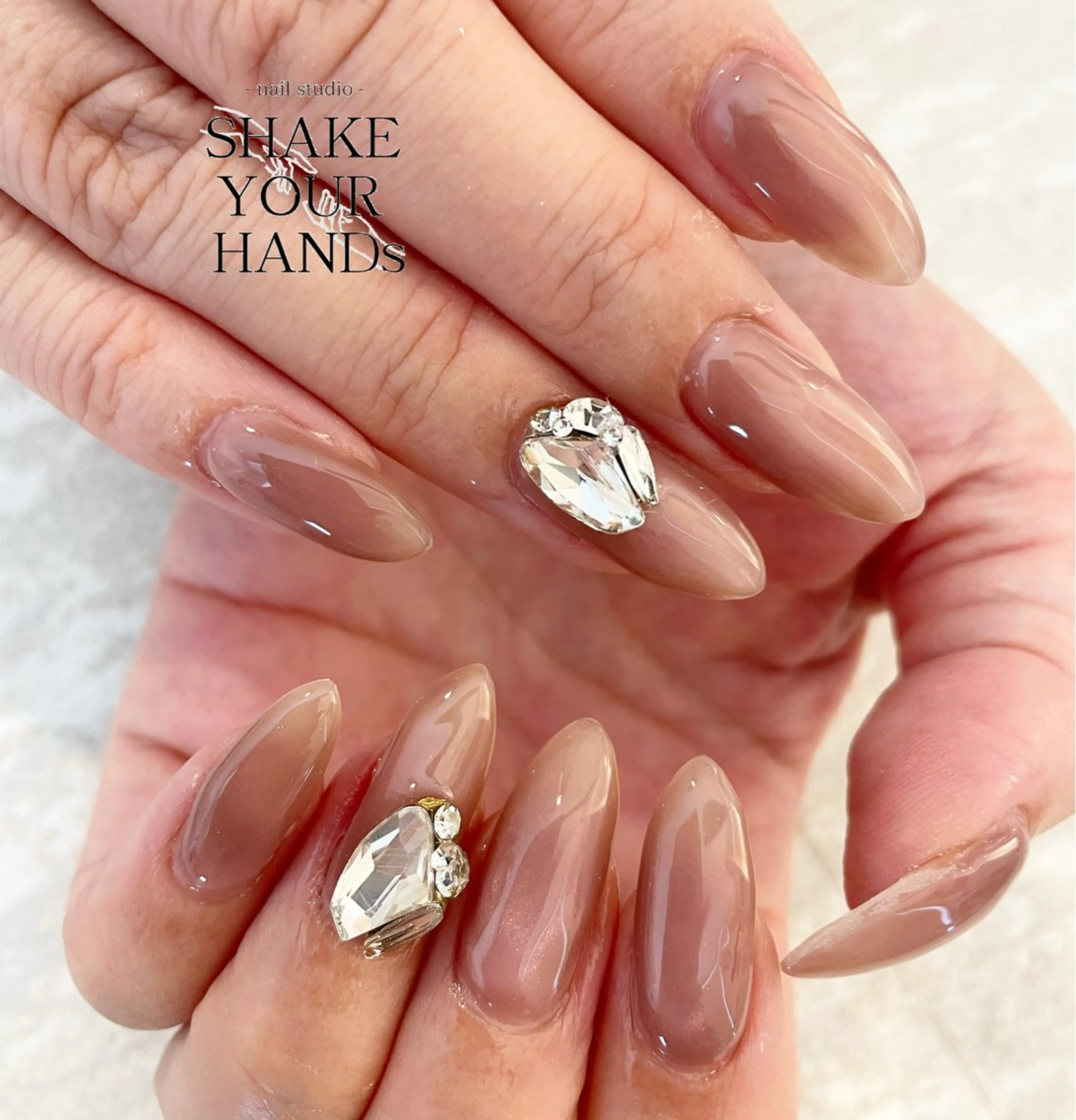 ネイル ハンドネイル ネイルスタジオ シェイクユアハンズのネイルデザイン