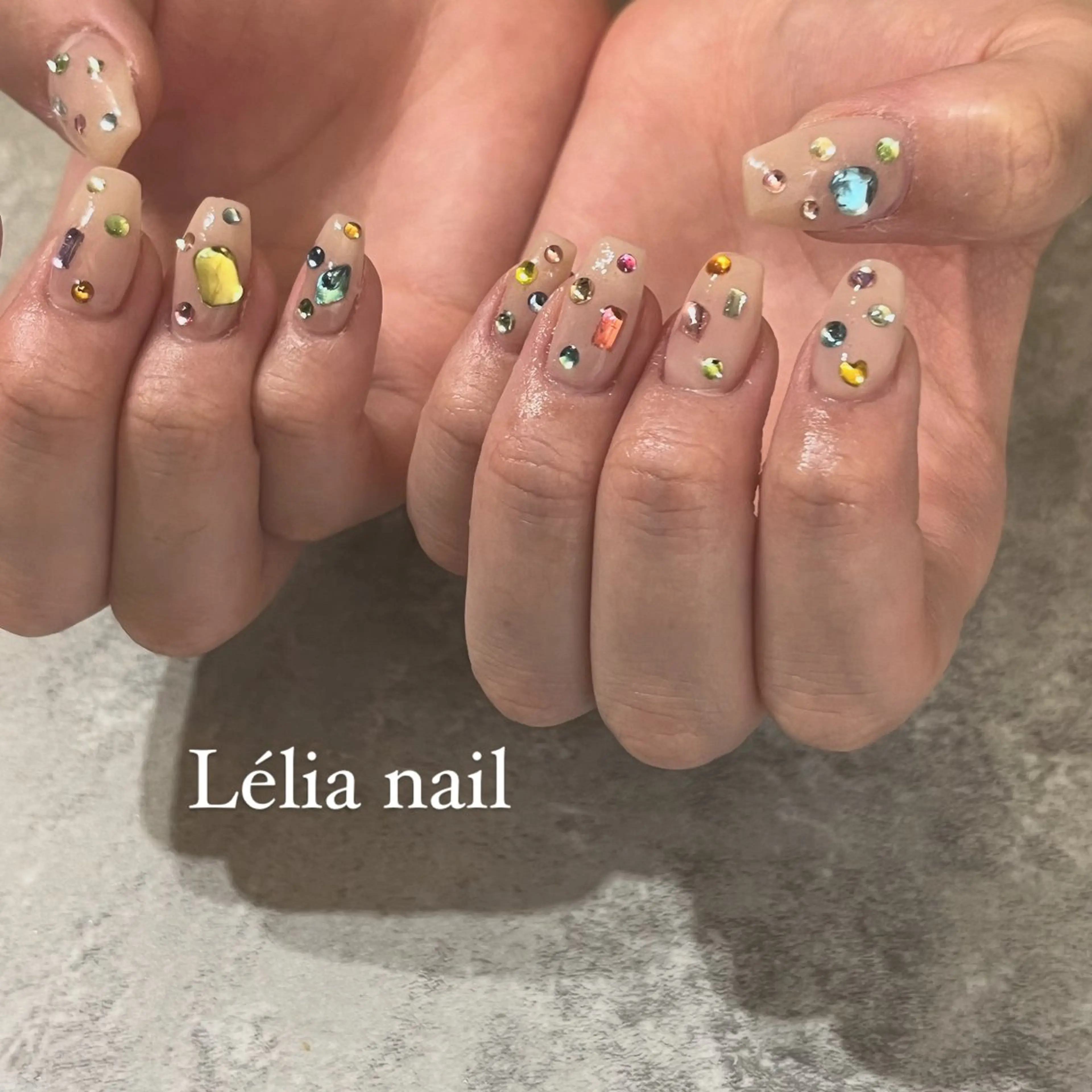 ネイル ストーンネイル Lélia nail Himariのネイルデザイン