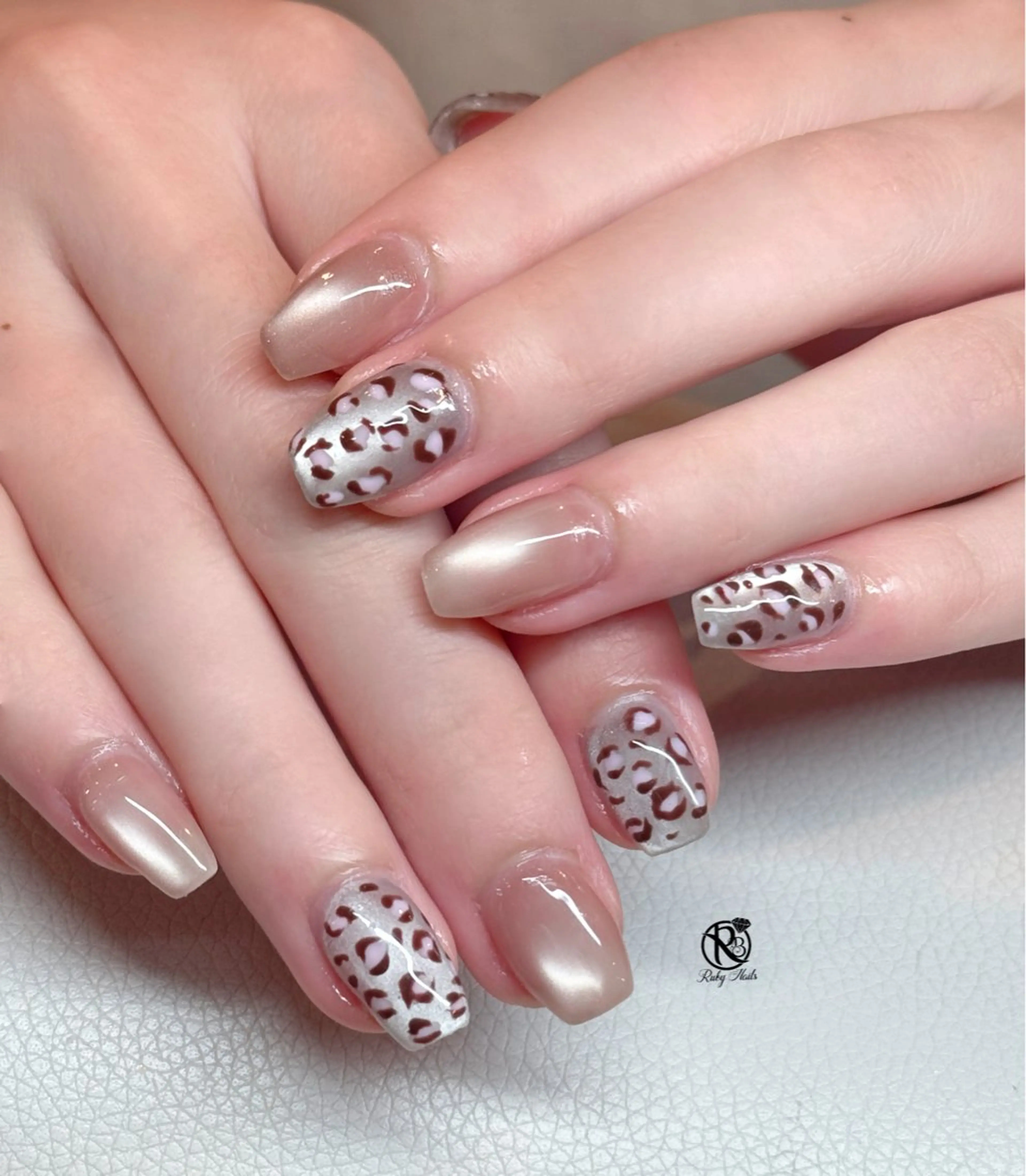 ネイル ボルドー ブラウン チークネイル ドット フットネイル ハンドネイル チェリネイルサロン 霞ヶ関のネイルデザイン