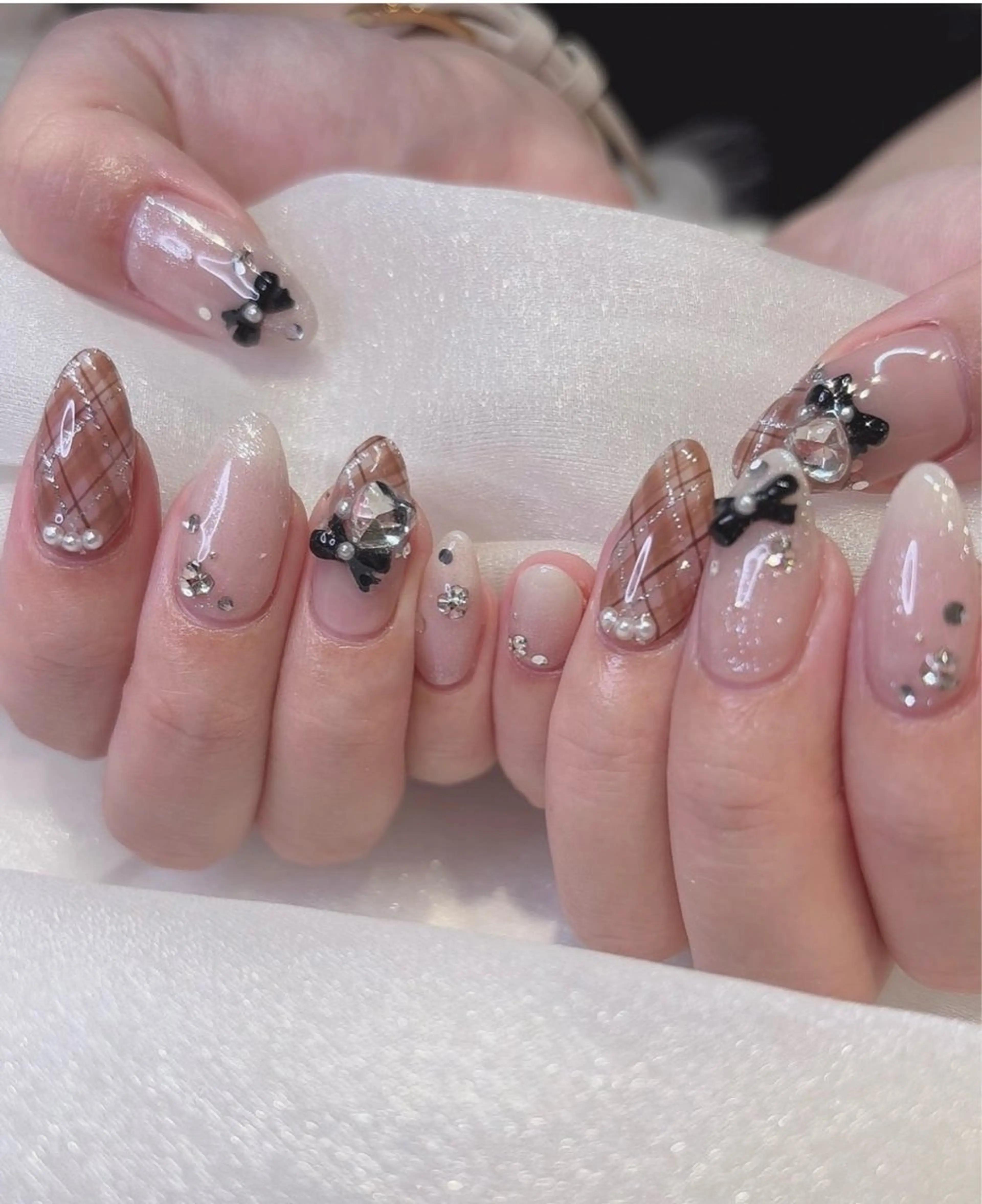 ネイル ボルドー ブラウン チークネイル ドット フットネイル yurinail所属・yuri nail 高田馬場のネイルデザイン