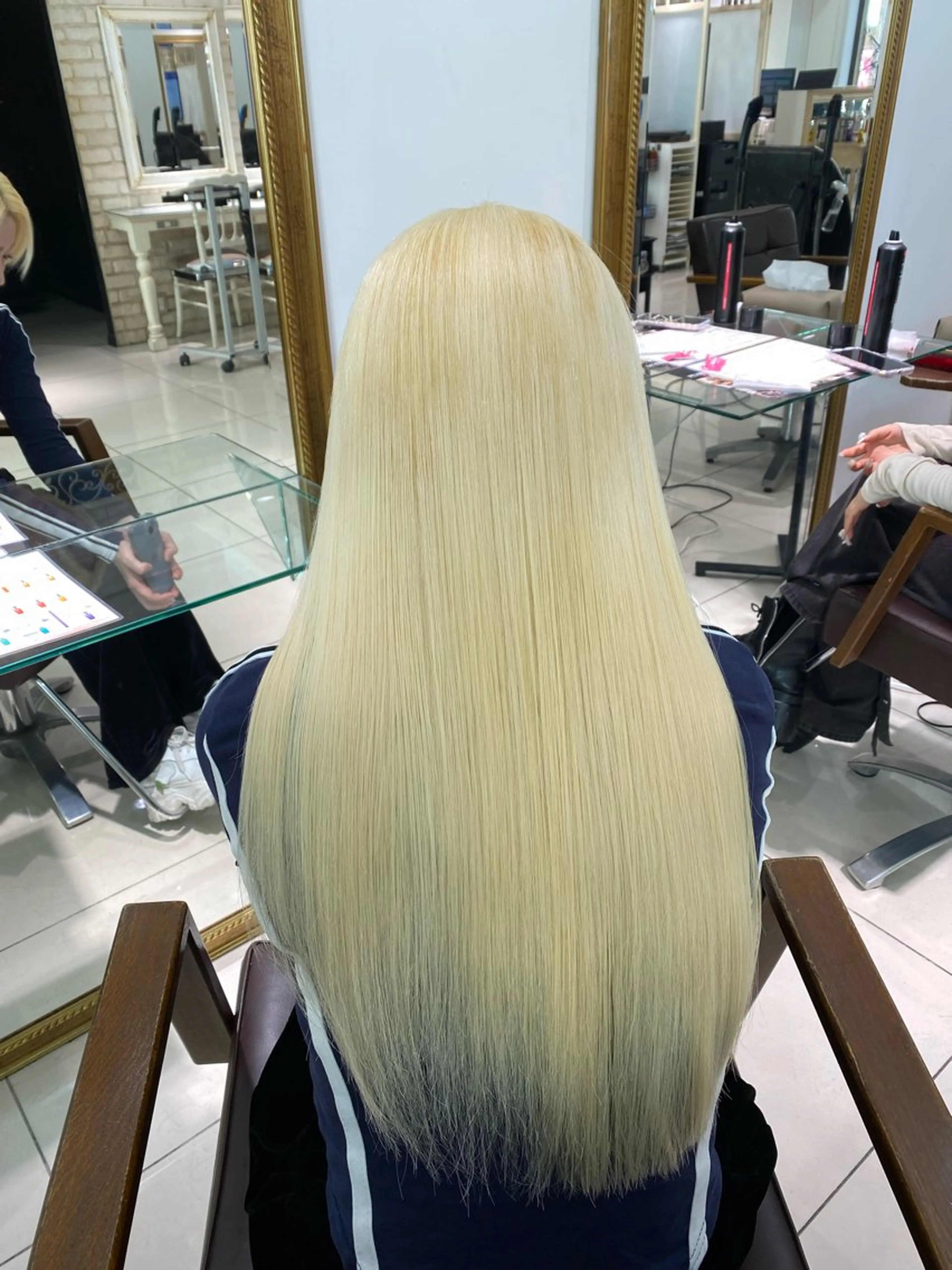 ロング ヘアカラー ハネエクステ🪽🫧 hinano🎀のヘアスタイル