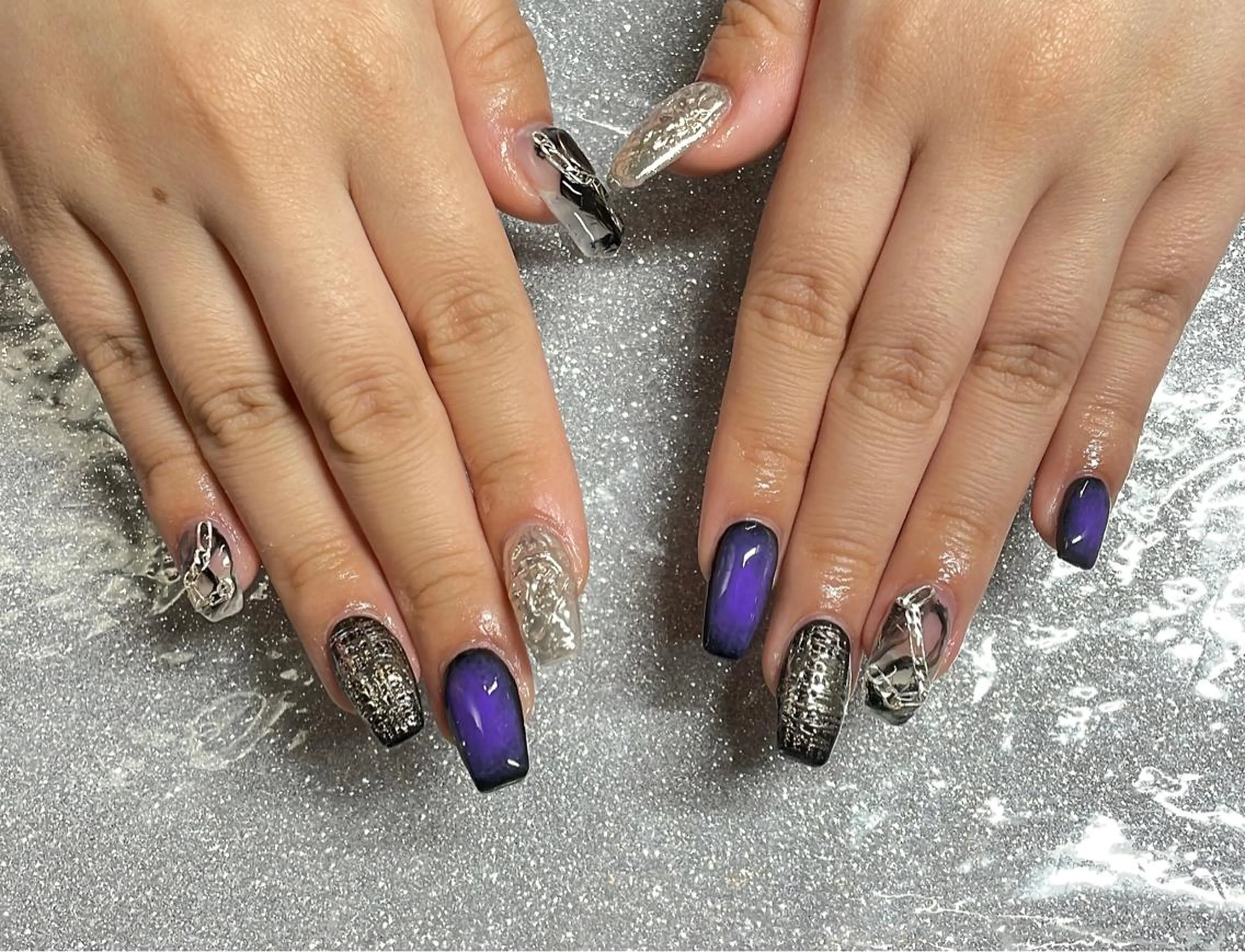 ネイル ハンドネイル VIERU 🌈🎀💖のネイルデザイン