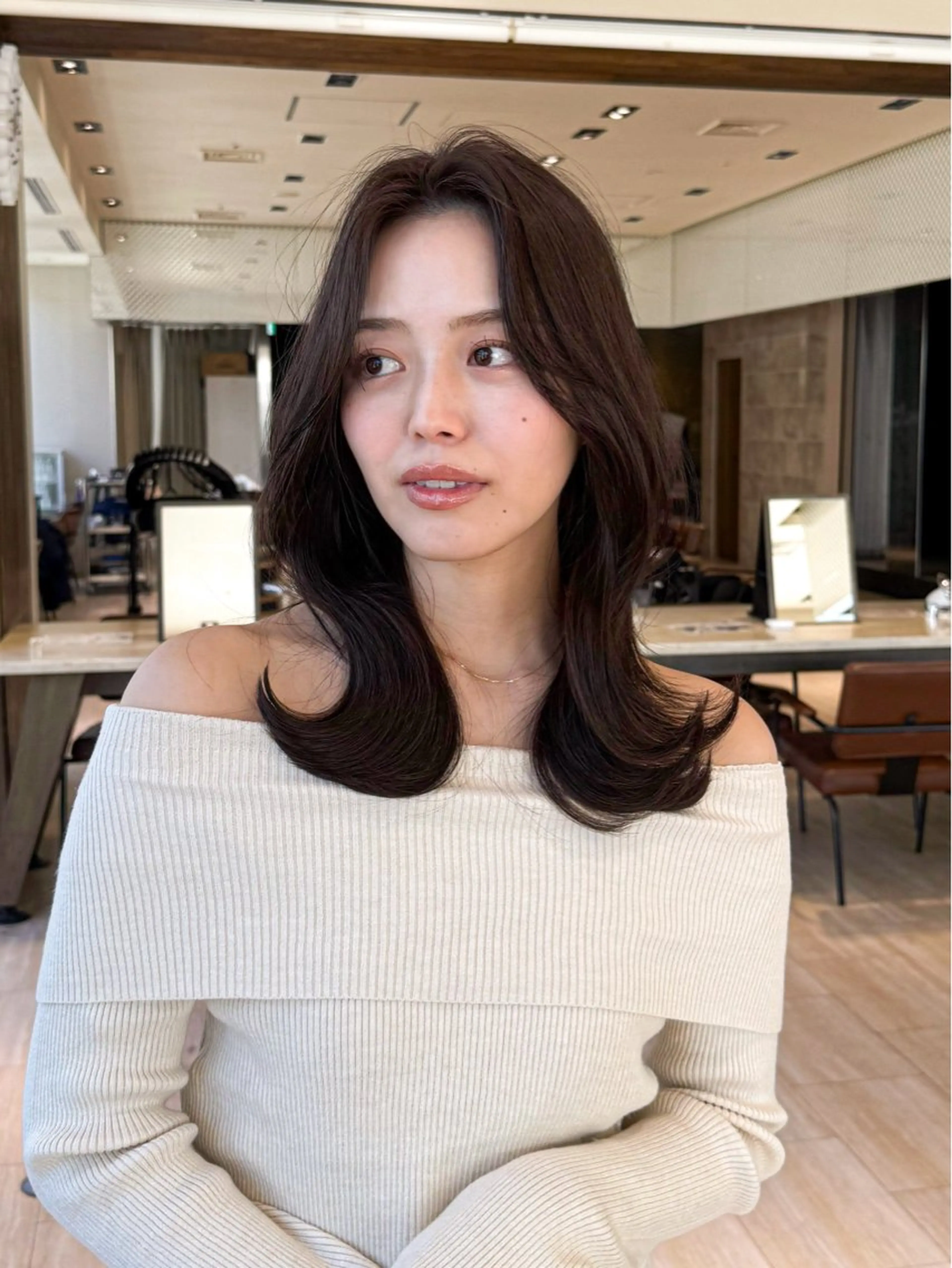 セミロング ヘアセット レイヤー/顔周り カット/松岡 祥利のヘアスタイル