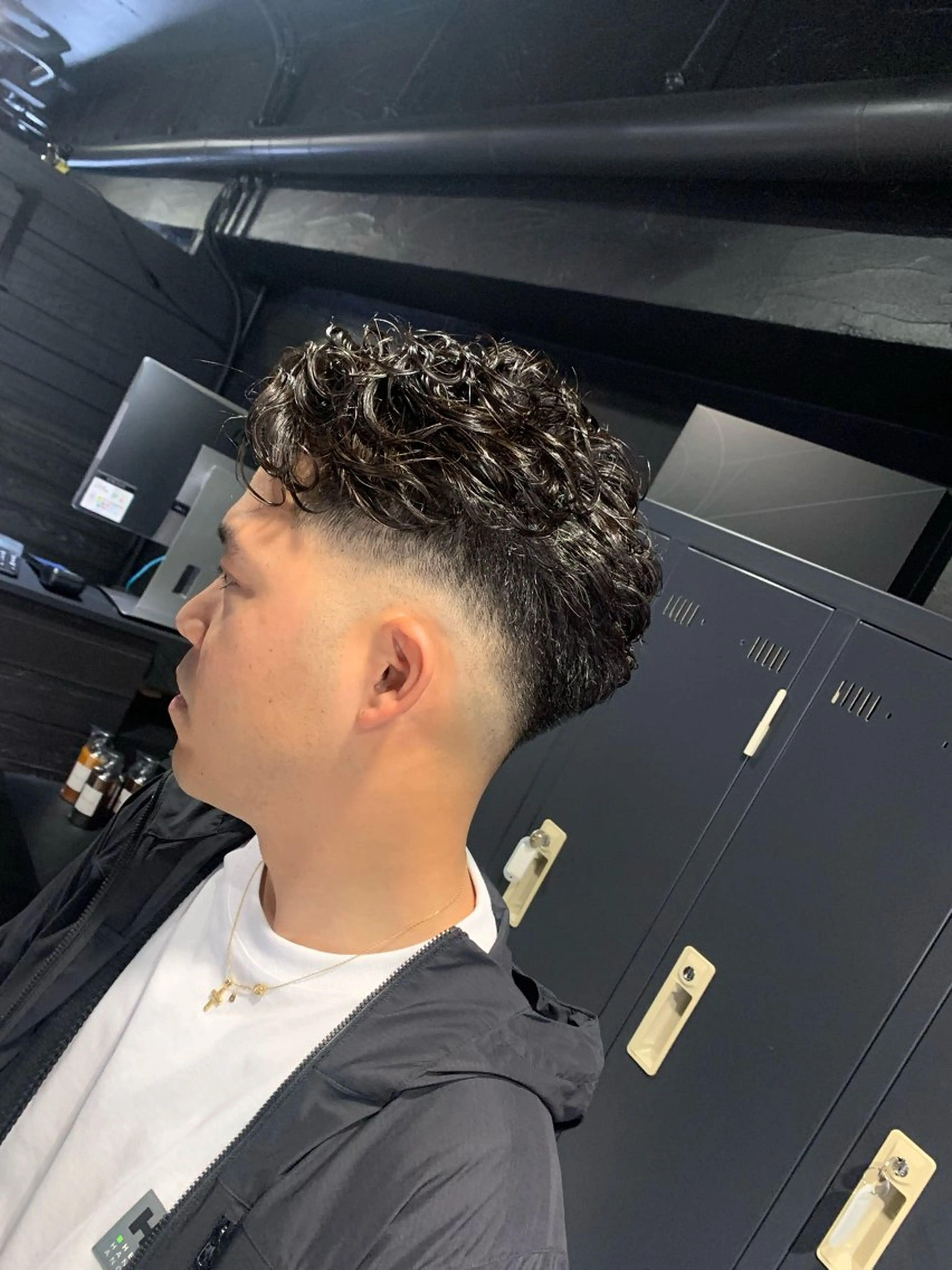 ショート メンズ フェードカット スキンフェード カット パーマ トリートメント ヘアセット メンズパーマ/難波/ 心斎橋　室園亮佑のヘアスタイル