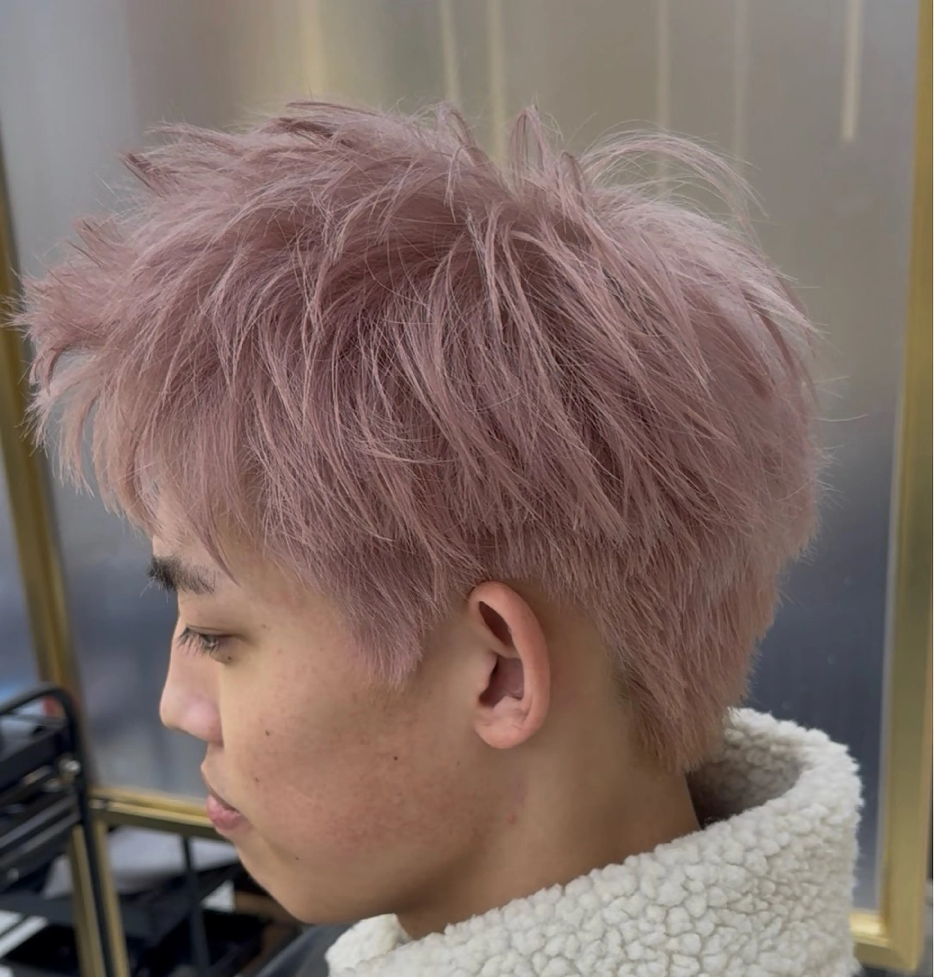 カラー ブリーチ ピンクカラー ホワイトピンク バレイヤージュ 🌈 ハイシマ ユウイのヘアスタイル