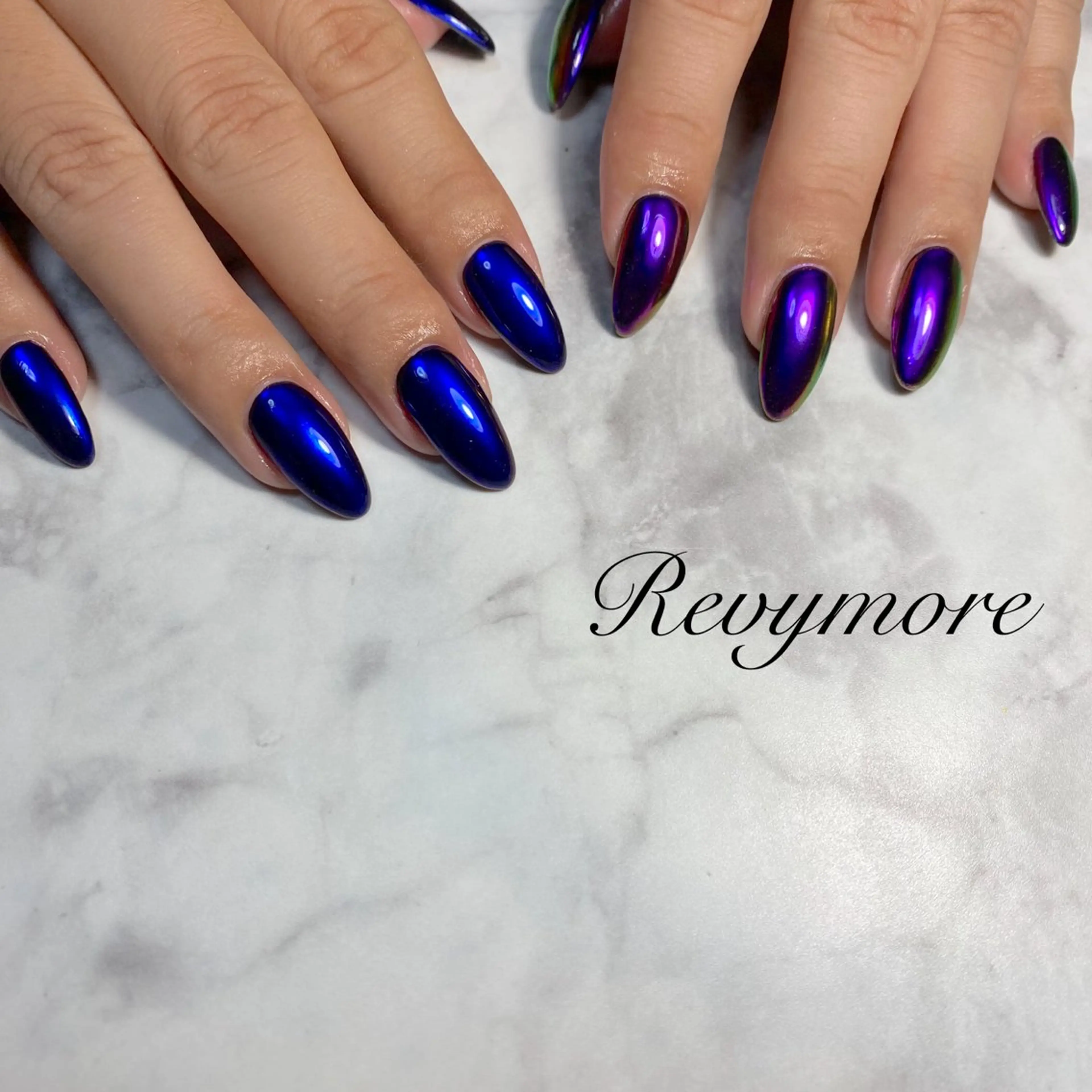 ネイル ブルー ジェルネイル キラキラネイル 韓国ネイル ミラーネイル ハンドネイル フットネイル nail salon Revymore所属・nail salon Revymoreのネイルデザイン