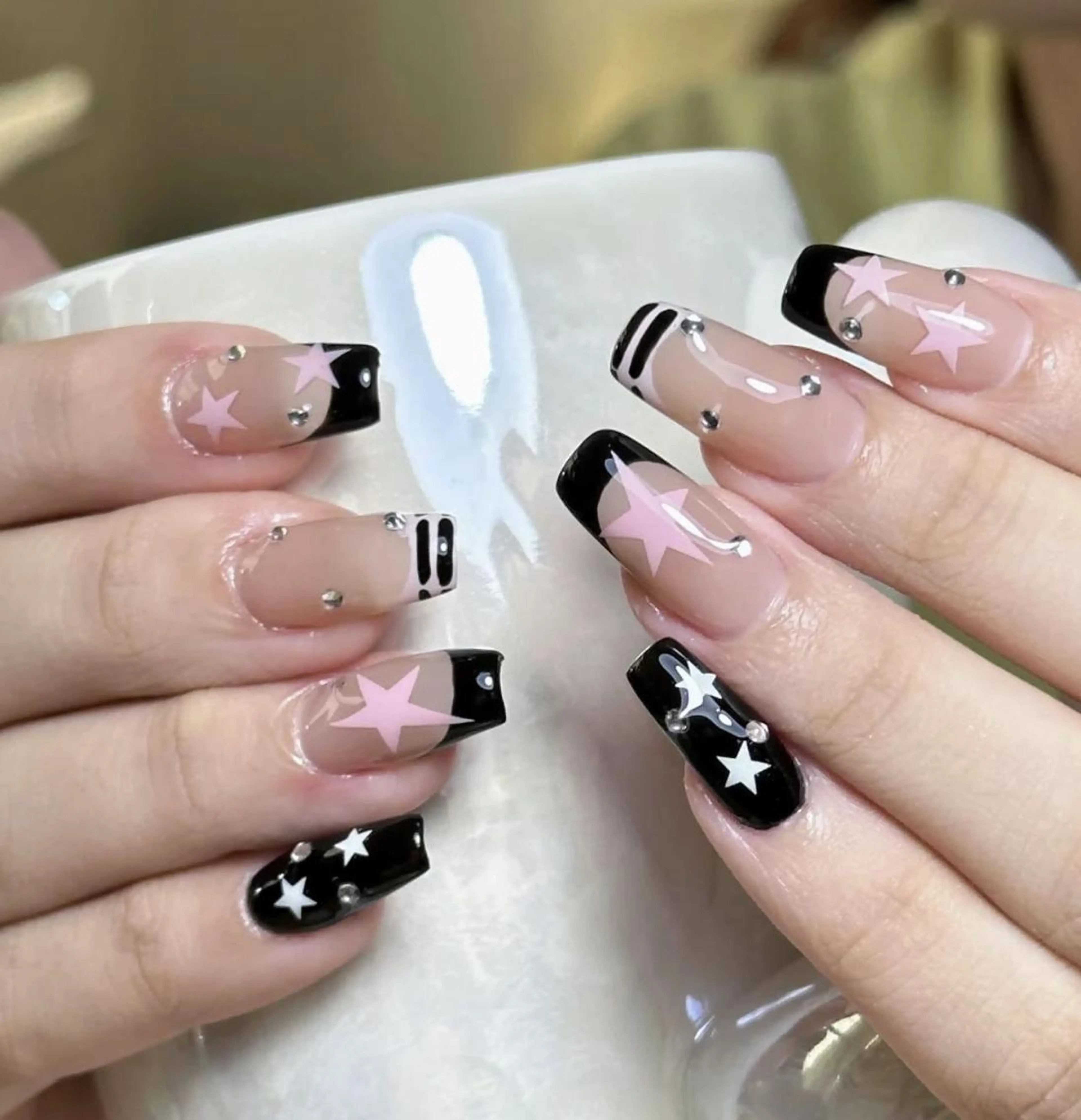 ネイル アートネイル 長さ出し ネイルチップ Queens momoのネイルデザイン