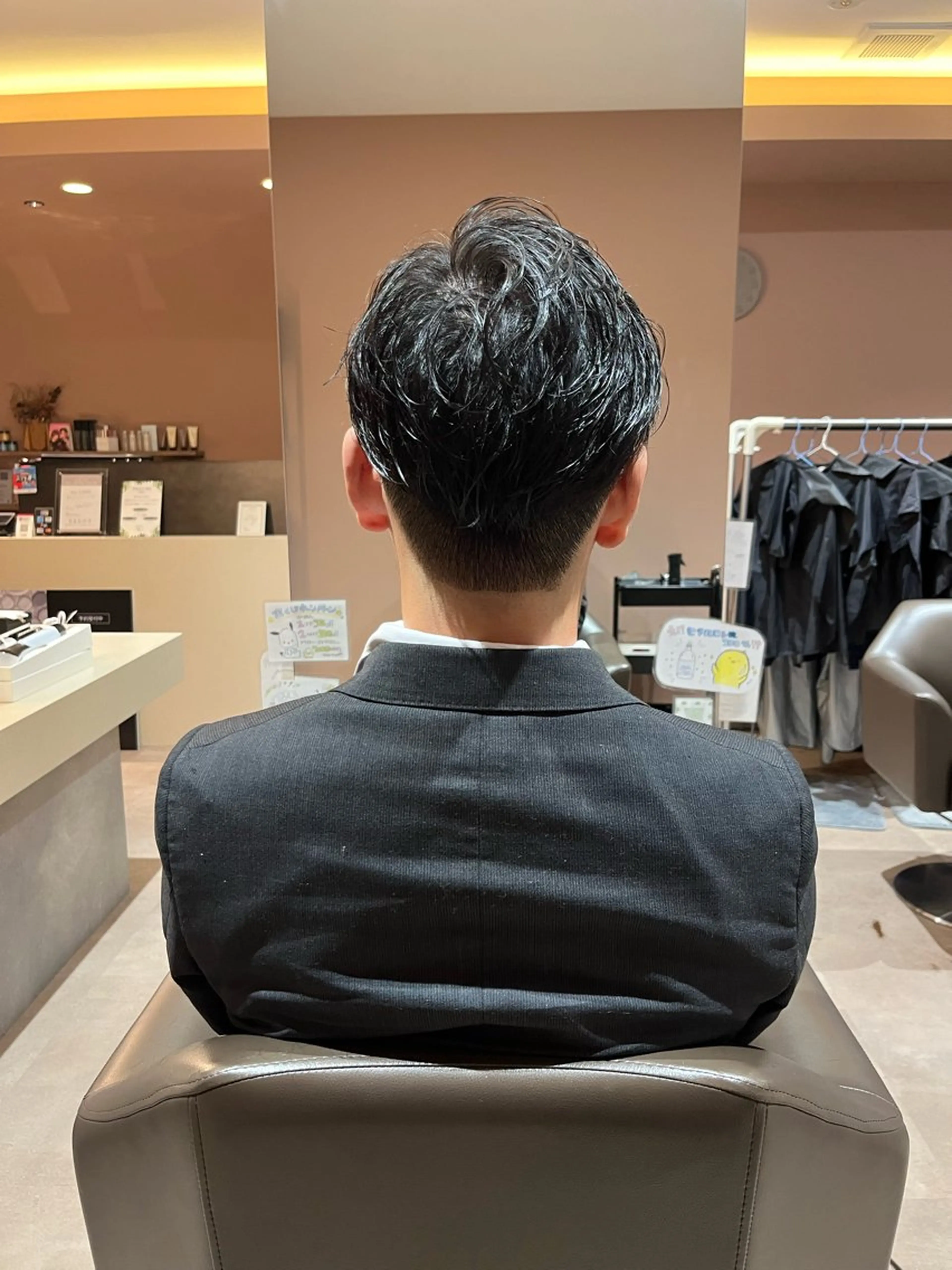 ショート メンズ アップバング ビジネス デュークラソル所属・坂本 翔のヘアスタイル