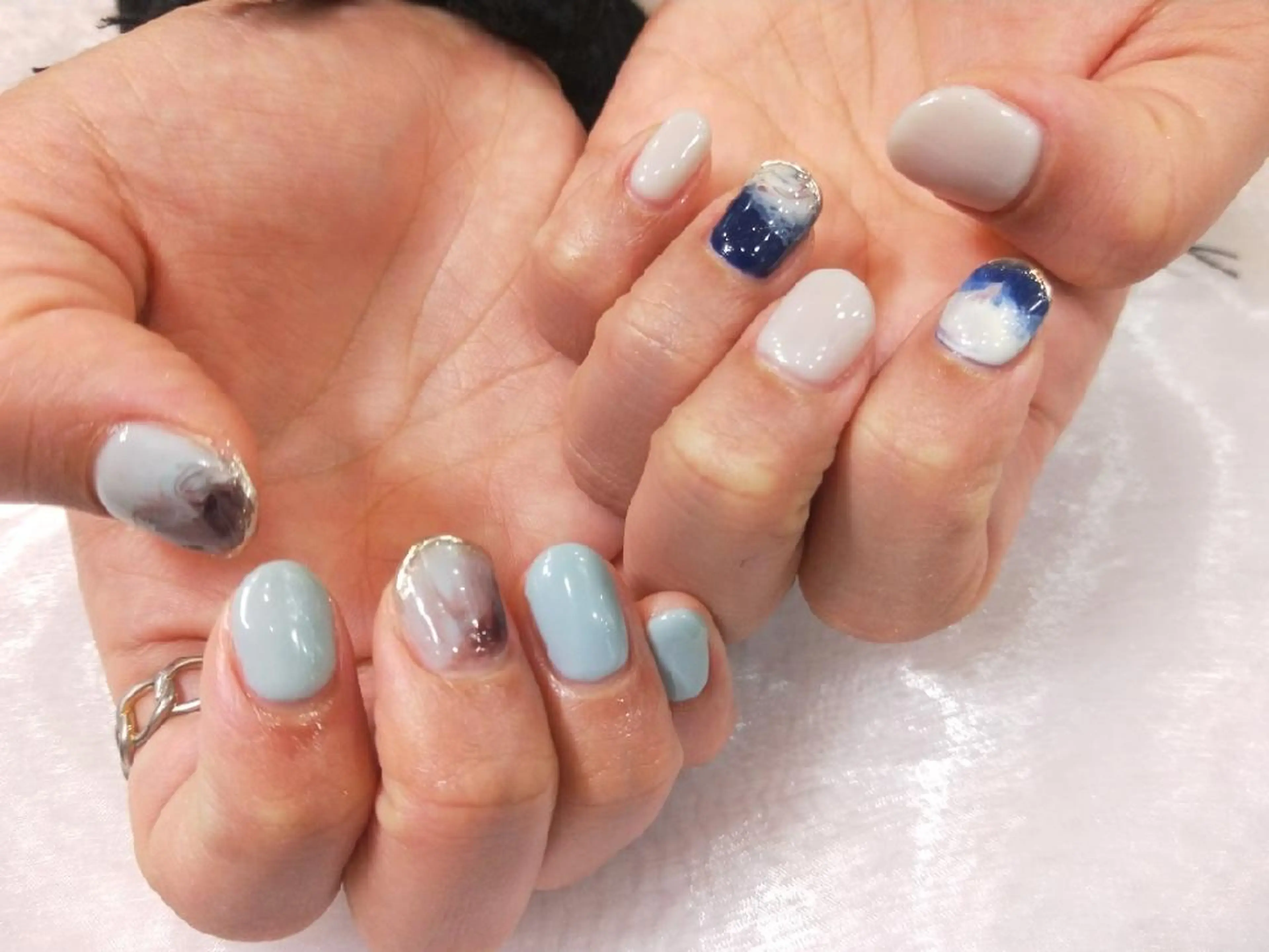 ネイル ハンドネイル ハンドケア R'well所属・はばすみれ🎀ﾈｲﾙ 光ﾌｪｲｼｬﾙ ﾍｱのネイルデザイン