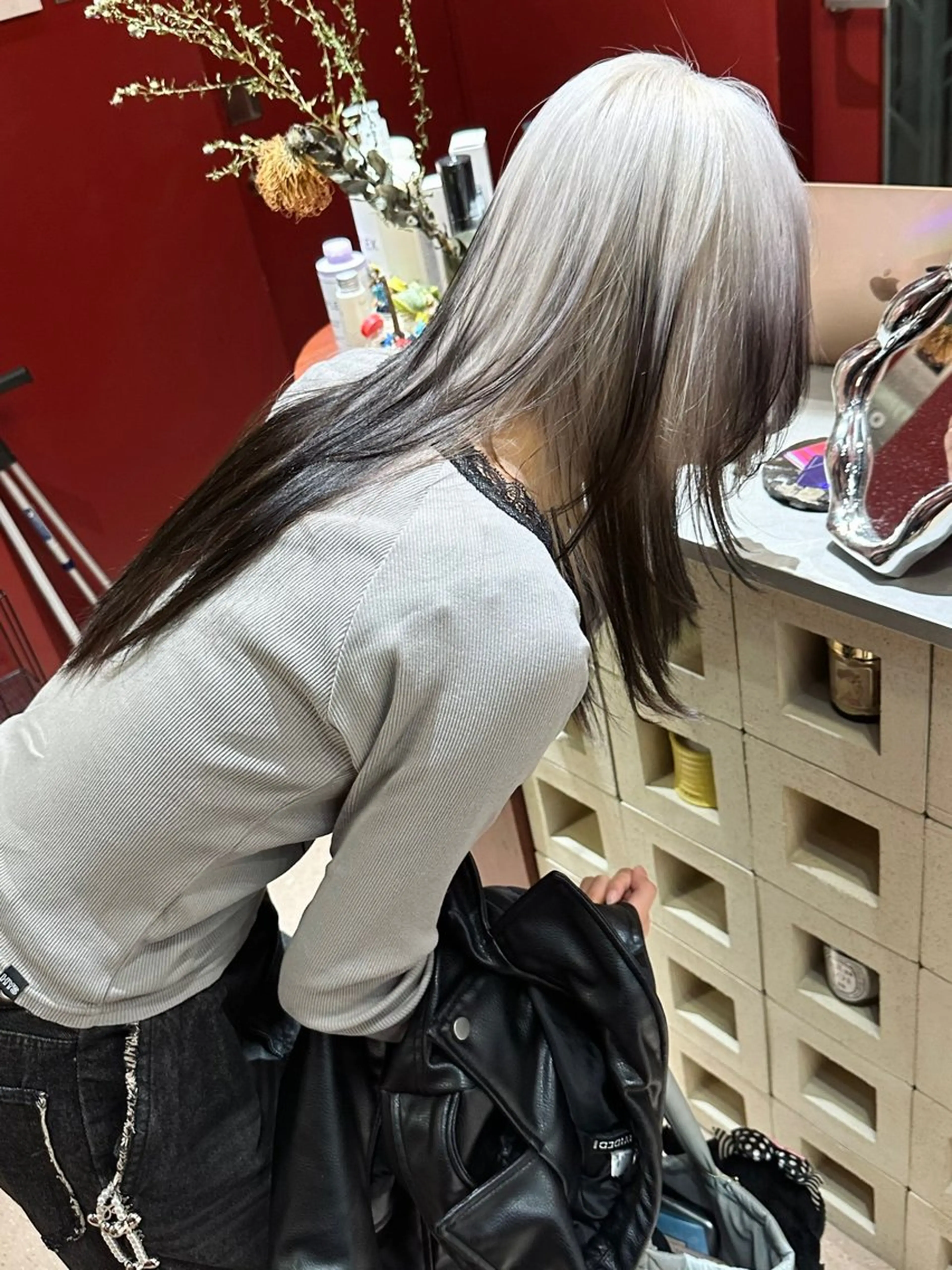 ロング カラー ブリーチ デザインカラー ハイトーンカラー レイヤーカット ロング カット ヘアカラー トリートメント ウルフ/レイヤー/ 渋谷🔮Yudaiのヘアスタイル