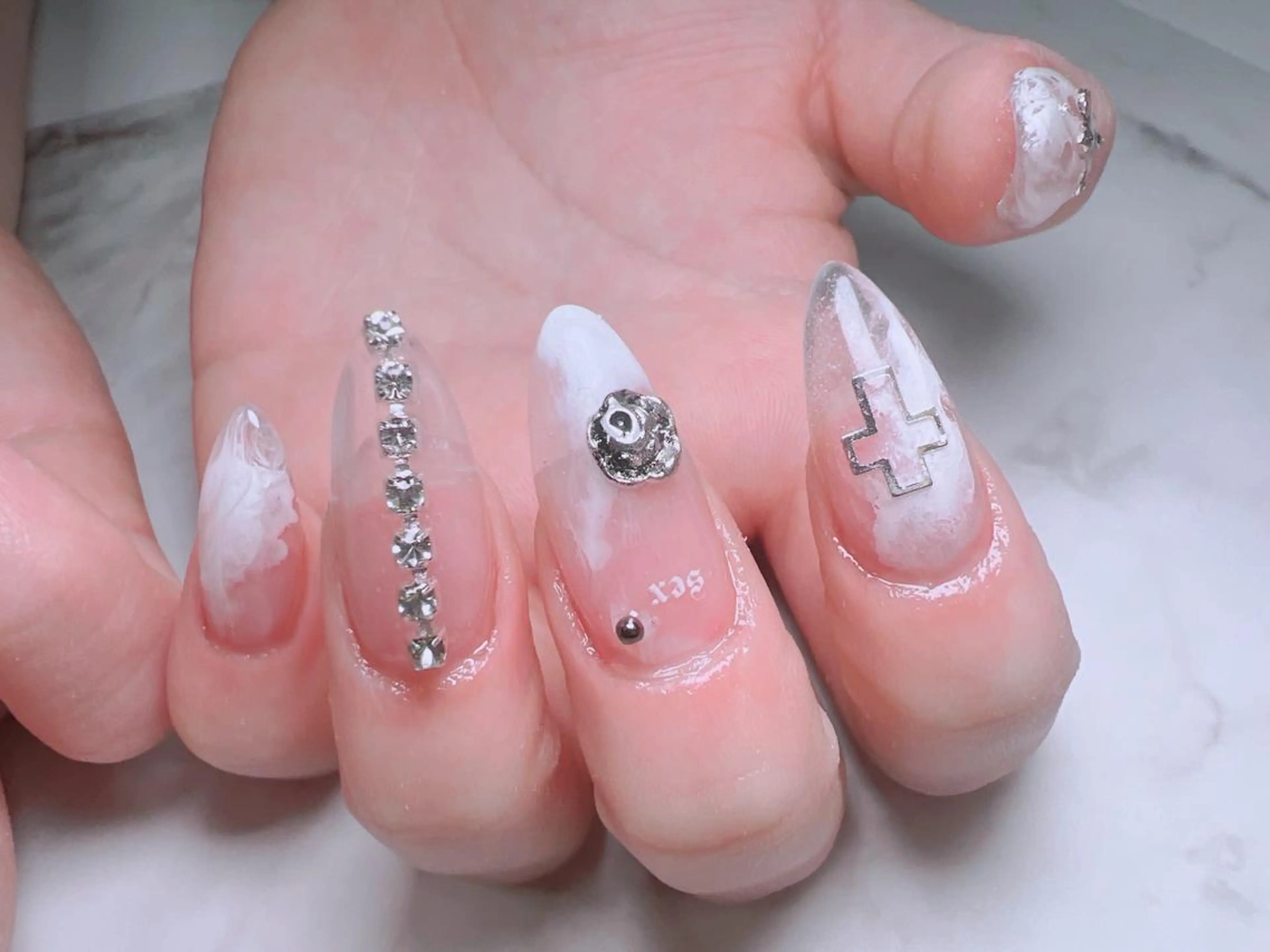 ネイル Nail Salon L'arc所属・💊大阪/心斎橋 moni🧠のネイルデザイン