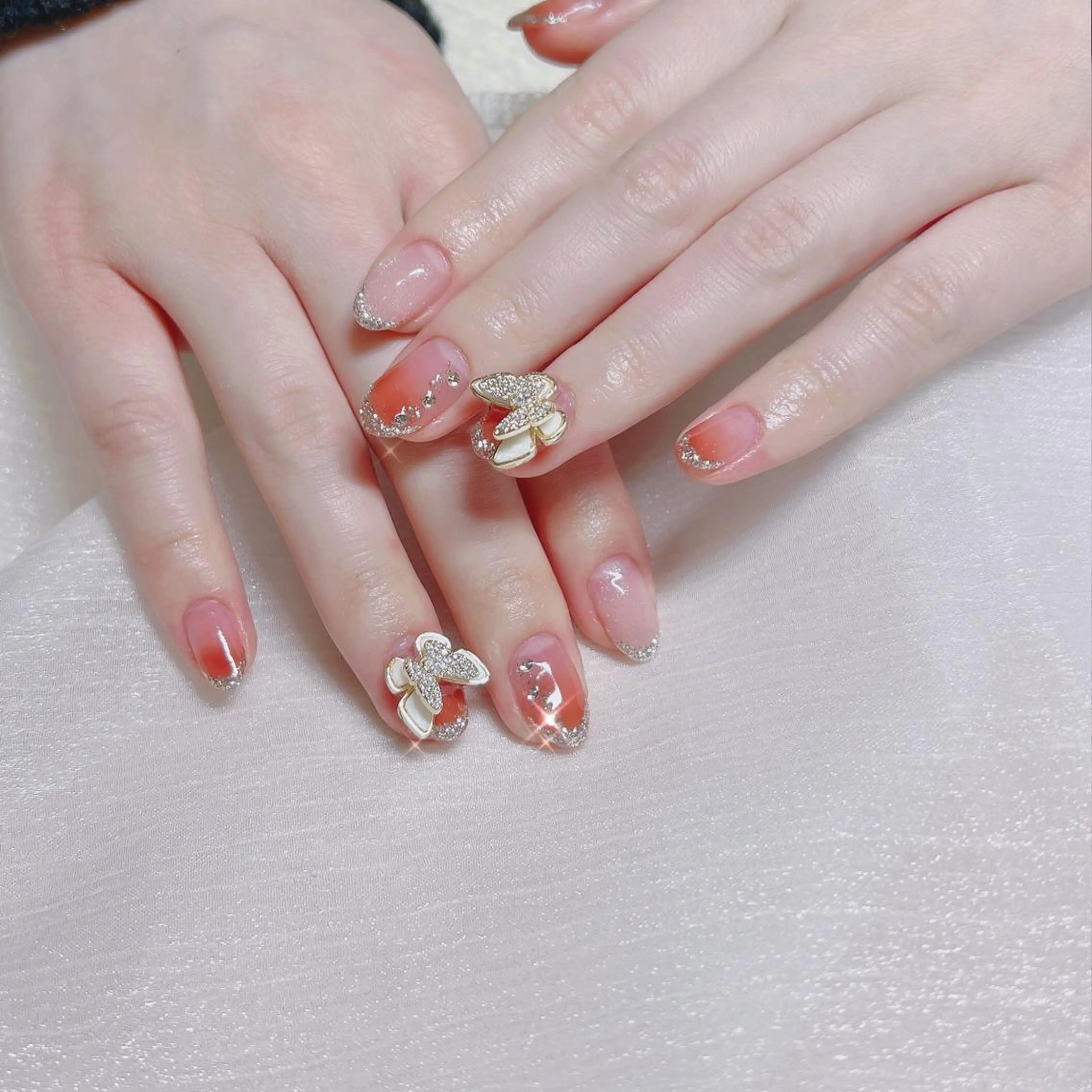 ネイル オーロラネイル フットネイル フレンチネイル ジェルネイル 韓国ネイル ハンドネイル ハンドケア 【ENサロン】 Rei🎀Nailのネイルデザイン