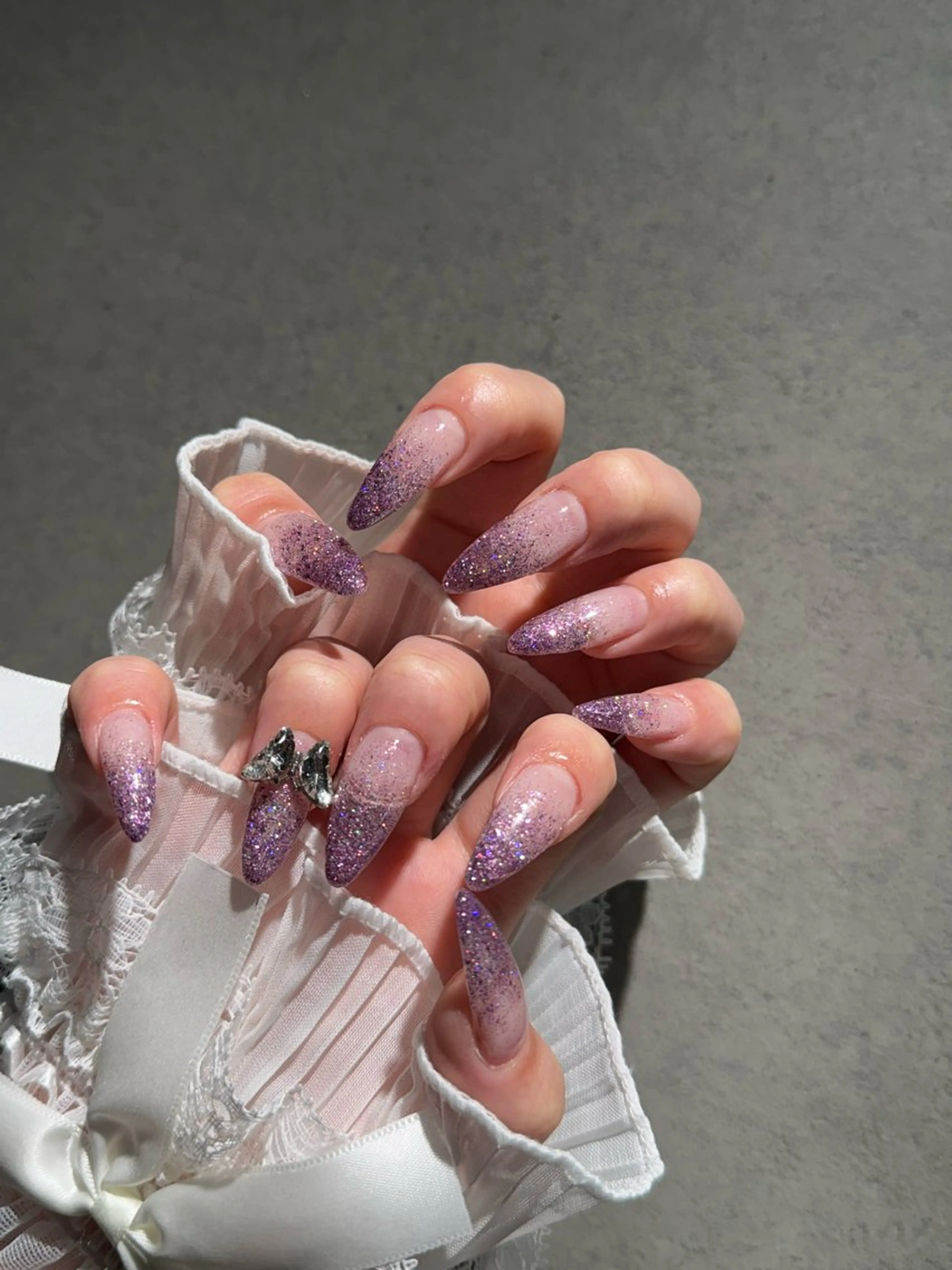 ネイル I-nailロング /ワンホン/キラキラのネイルデザイン