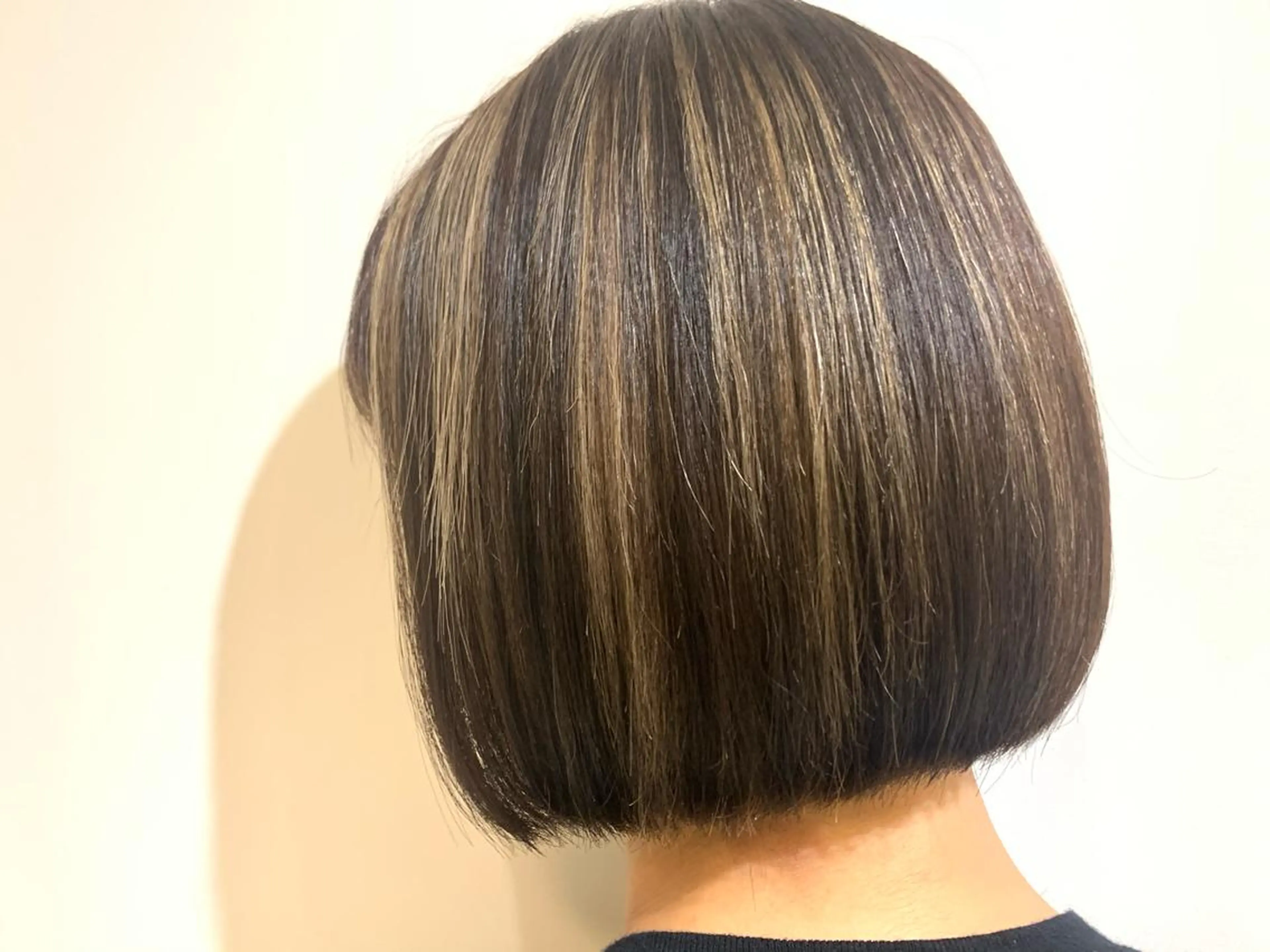 ショート カラー ヘアアレンジ Moana by HEADLIGHT所属・tomoka／ デザインカラー🌺のヘアスタイル