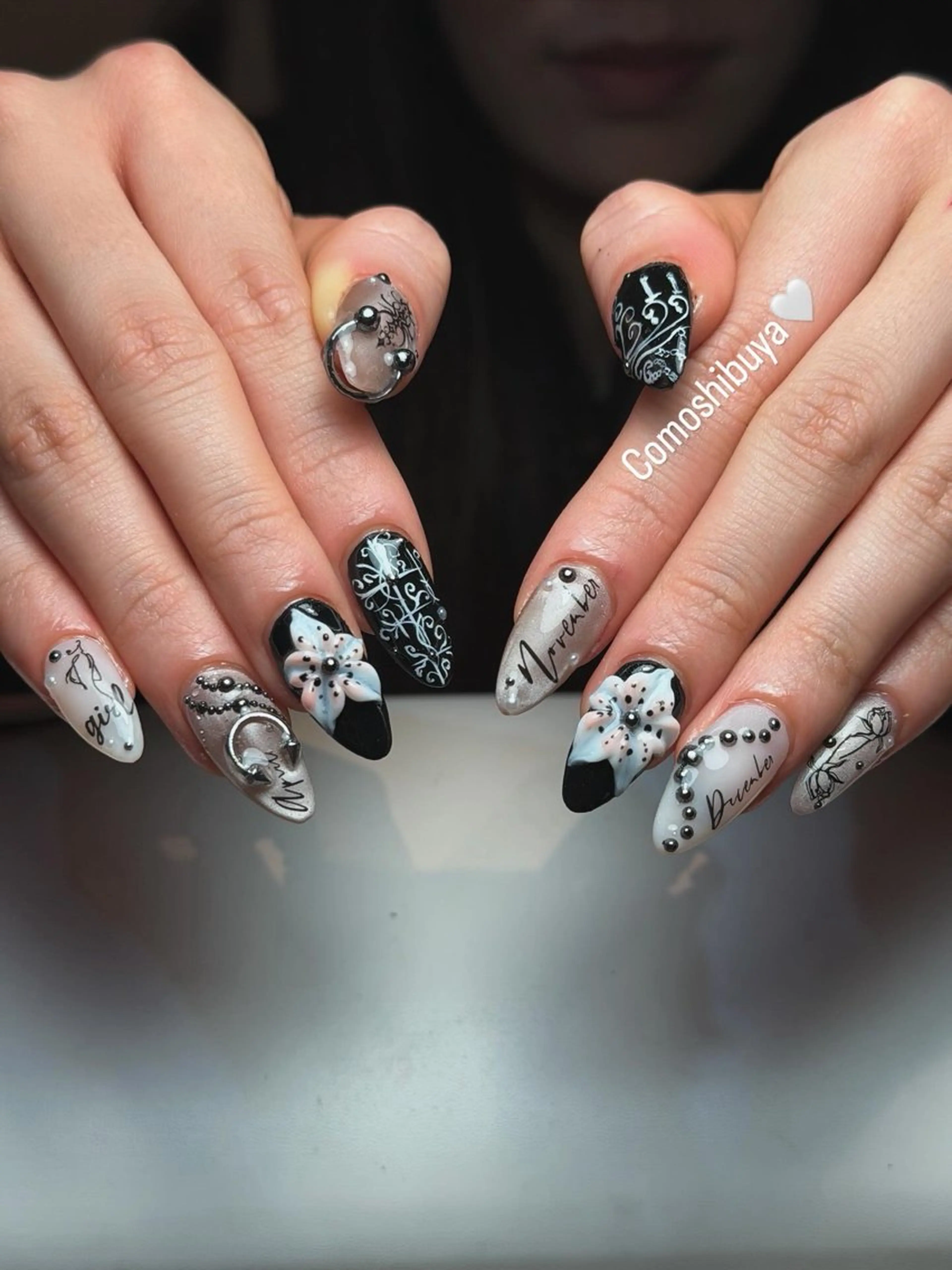 ネイル フレンチネイル グラデーション 韓国ネイル マグネットネイル シンプルネイル ハンドネイル CoMo Nail Studio所属・CoMo Nailのネイルデザイン