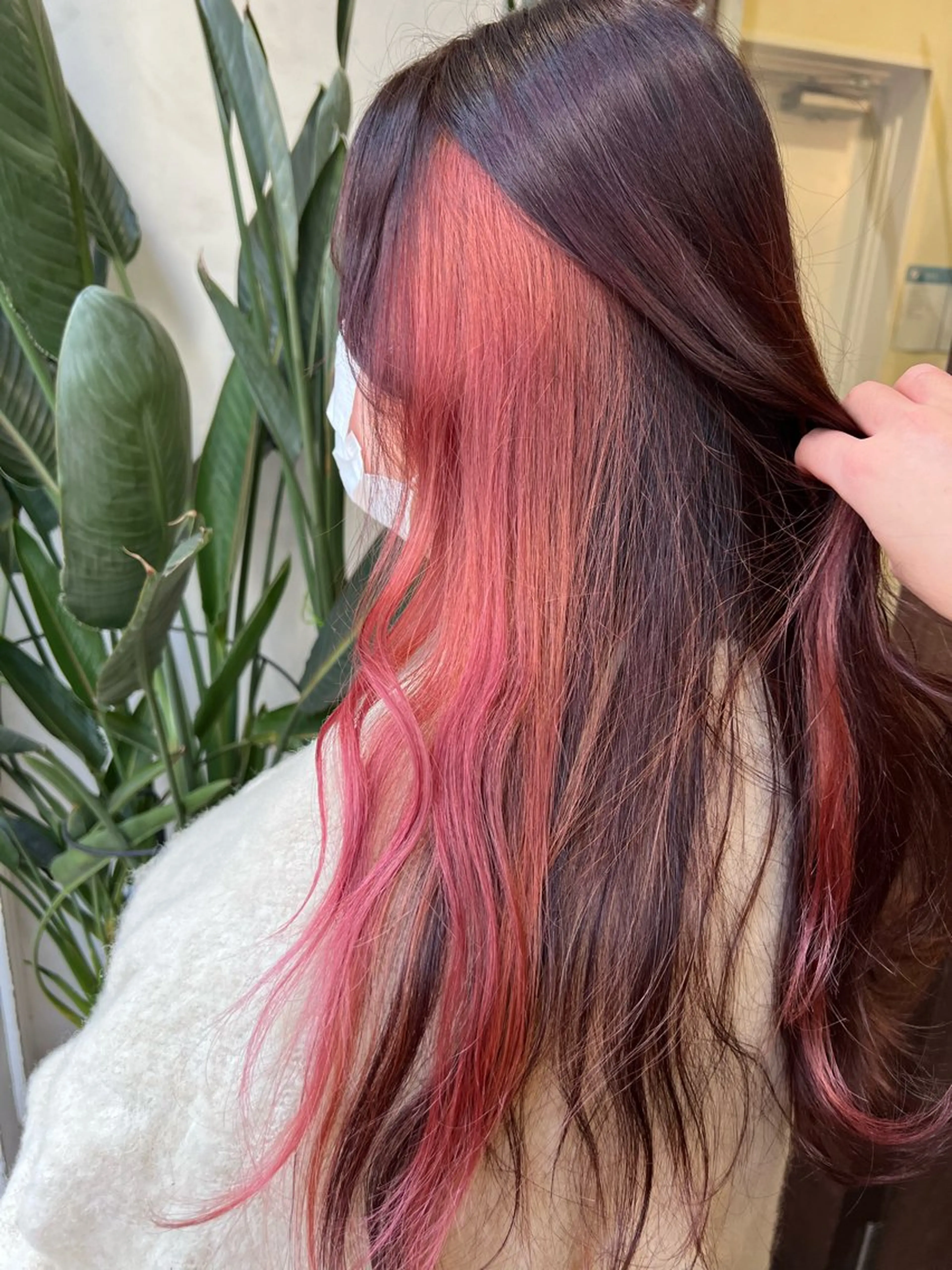 ロング ブリーチカラー🦖 岡部木乃夏のヘアスタイル