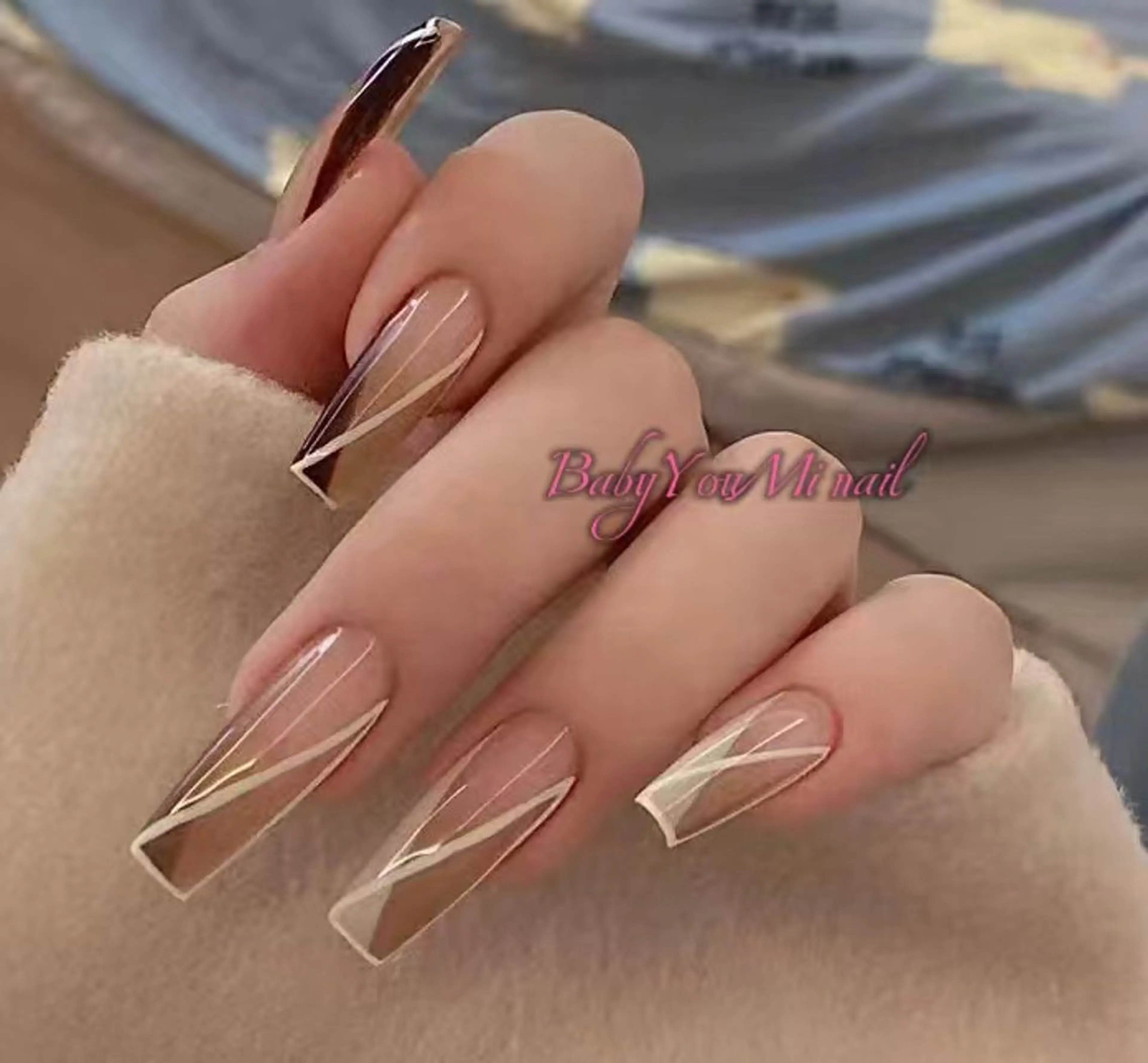 ネイル オーロラネイル フラワーネイル フットネイル フレンチネイル ジェルネイル ハンドネイル BabyYouMi nailのネイルデザイン