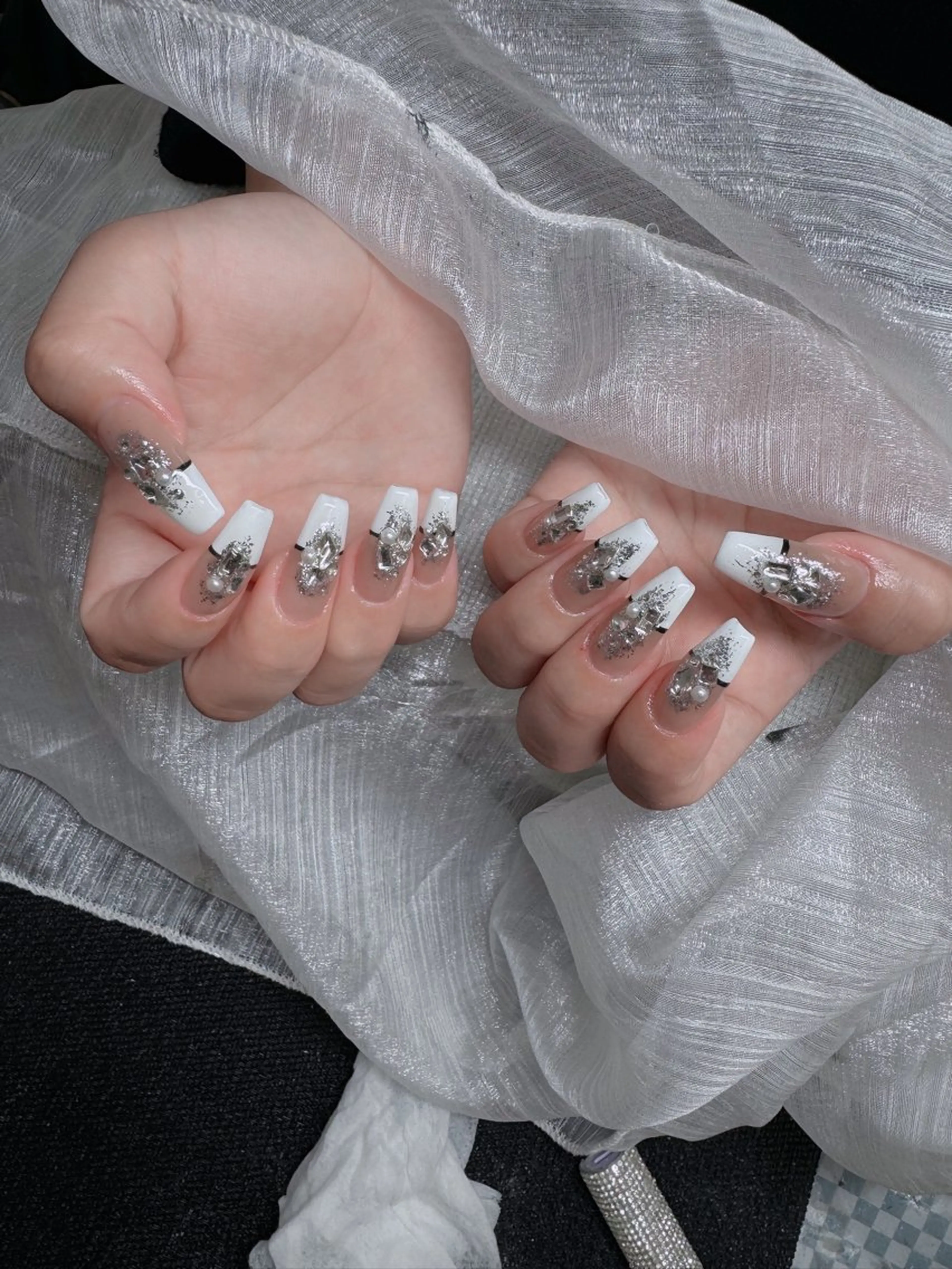 ネイル オーロラネイル フレンチネイル ジェルネイル ハロウィン キラキラネイル H.baby Nail Salonのネイルデザイン