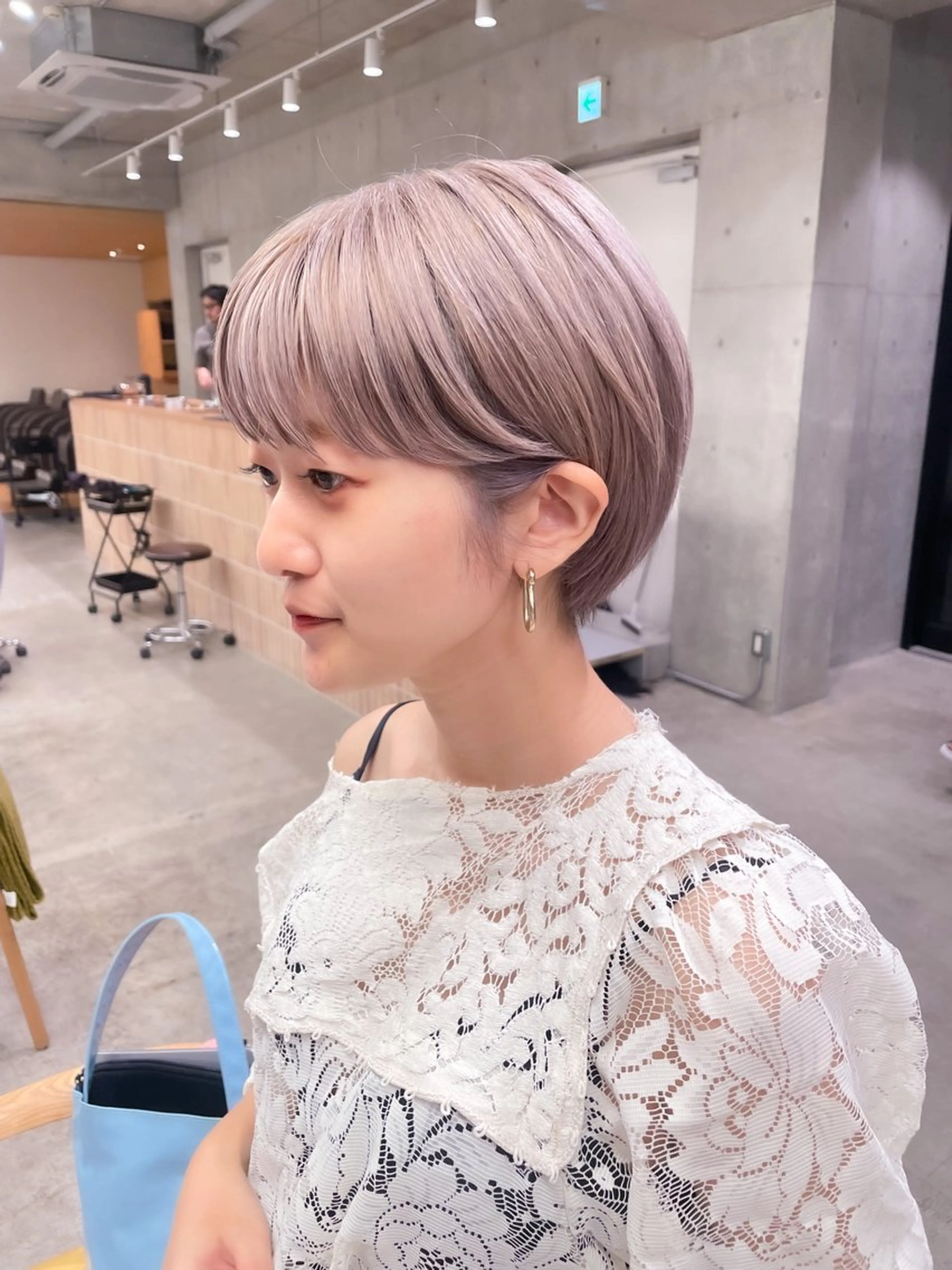 ショート カラー ヘアアレンジ ミニボブ/ブリーチ 🌈MISATOのヘアスタイル