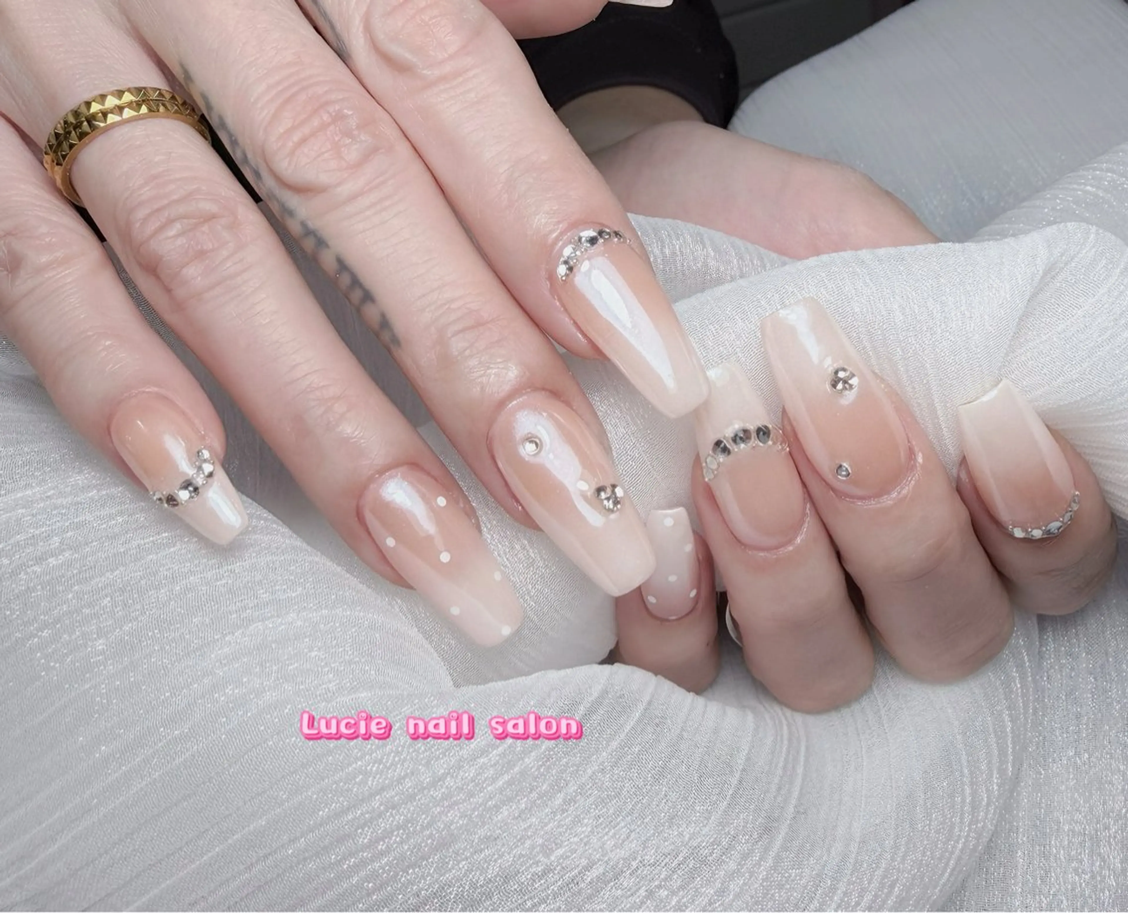 ネイル フレンチネイル ジェルネイル グラデーション 持ち込み オフィスネイル ハンドネイル LUCIE NAIL所属・LUCIE NAILのネイルデザイン