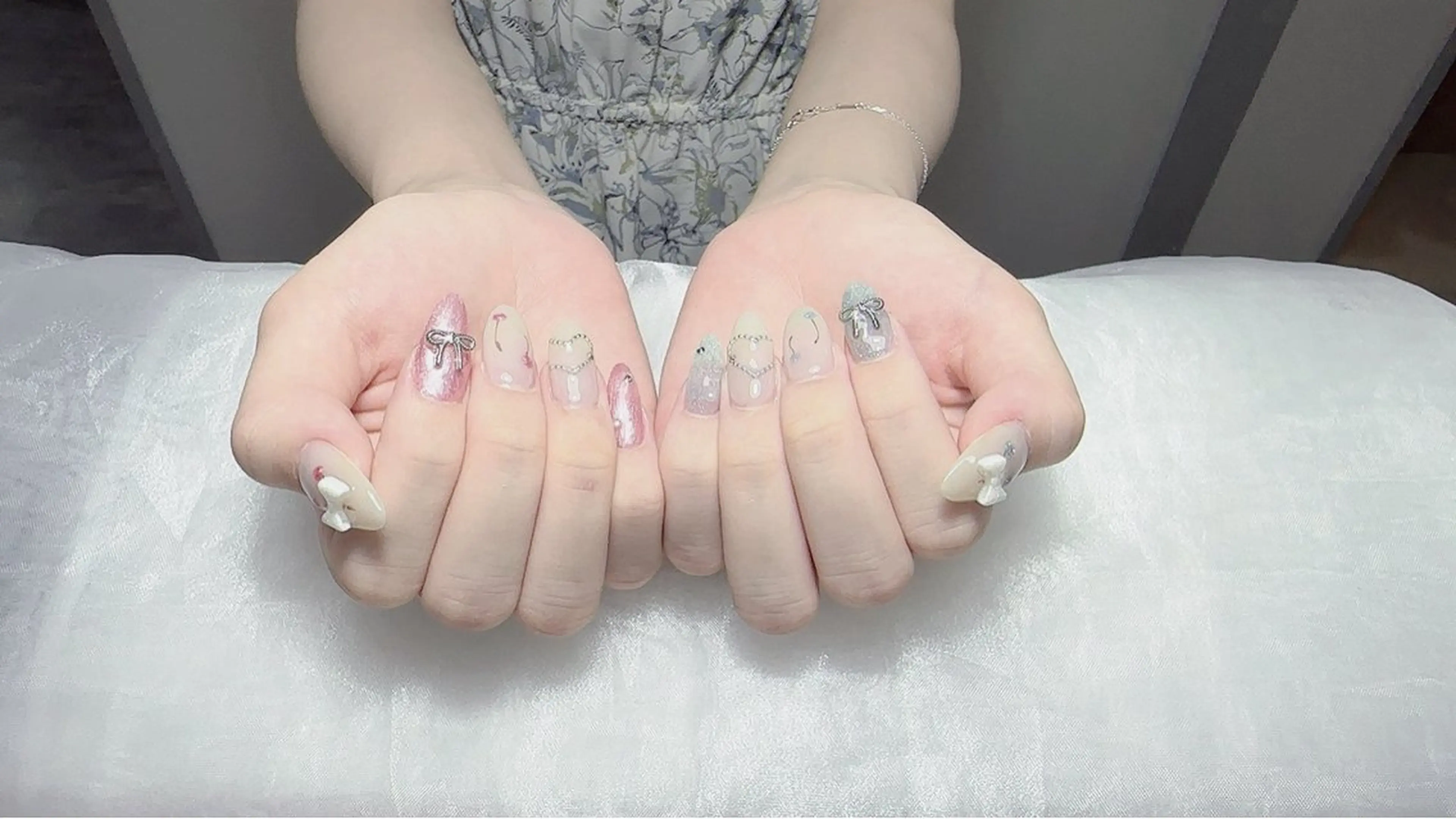 セミロング 戸井田 静香のネイルデザイン