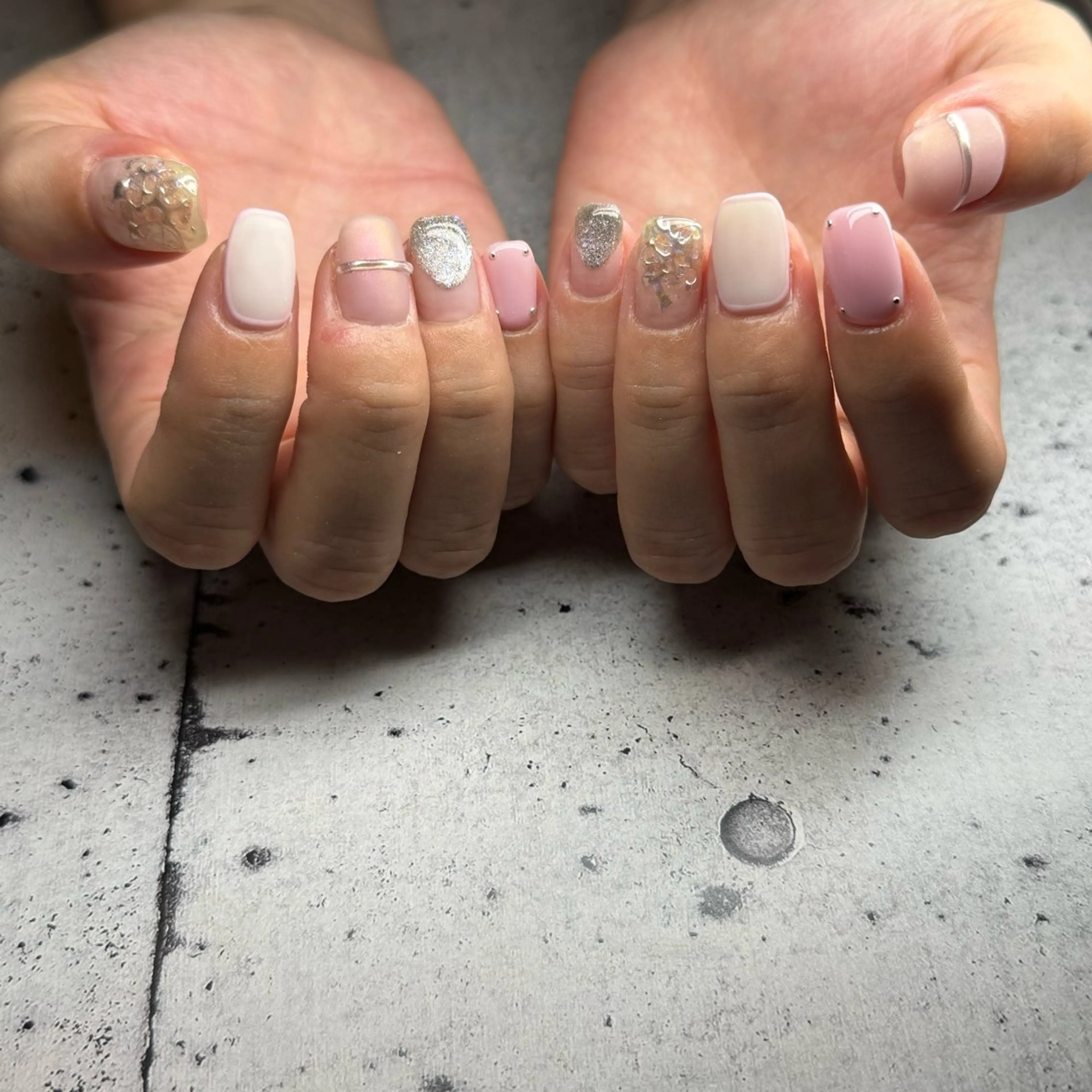 ネイル ハンドネイル 𝐫𝐚𝐢 𝐧𝐚𝐢𝐥の眉毛・アイブロウイメージ