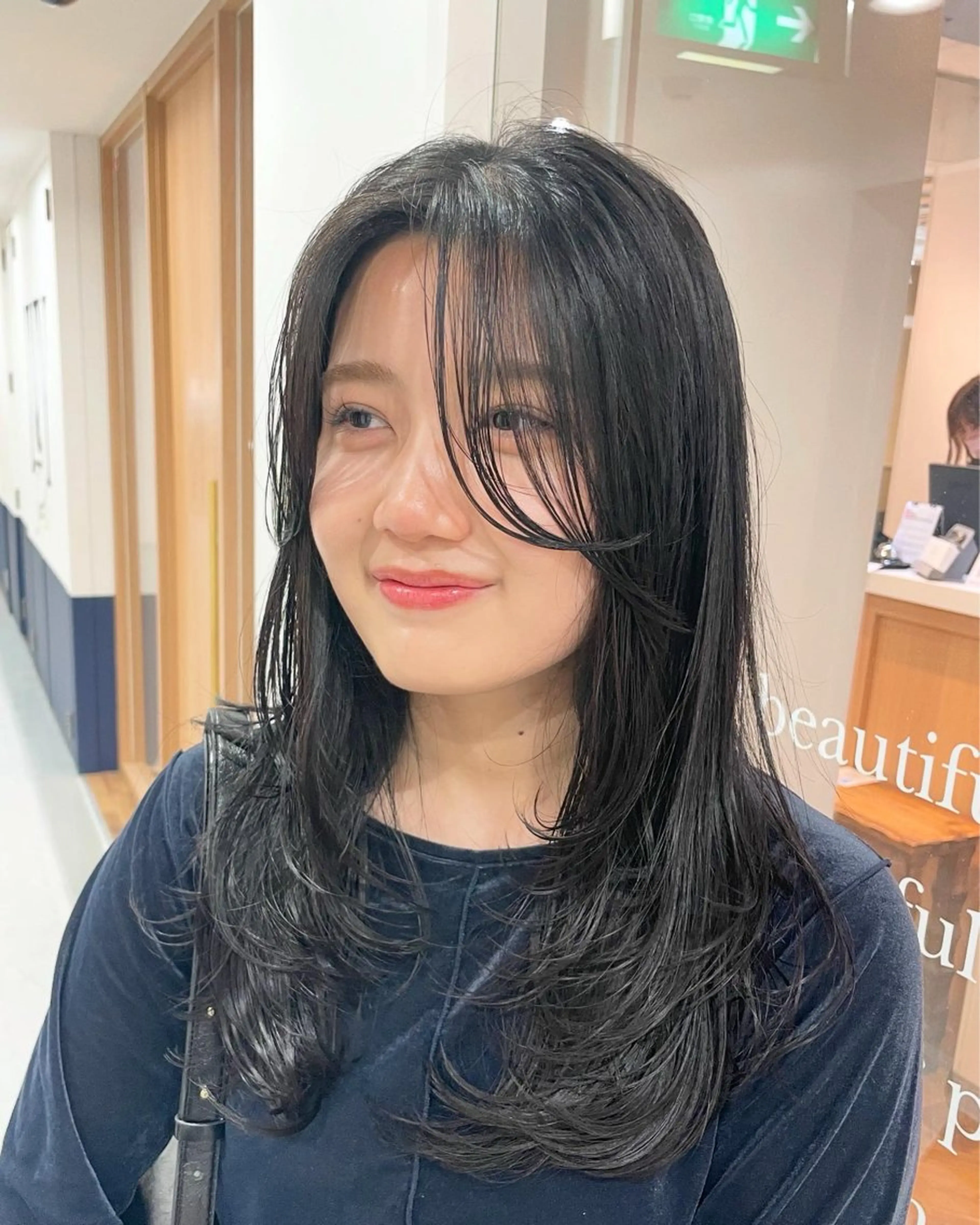 ロング カラー レイヤーカット Ogata Marinaのヘアスタイル