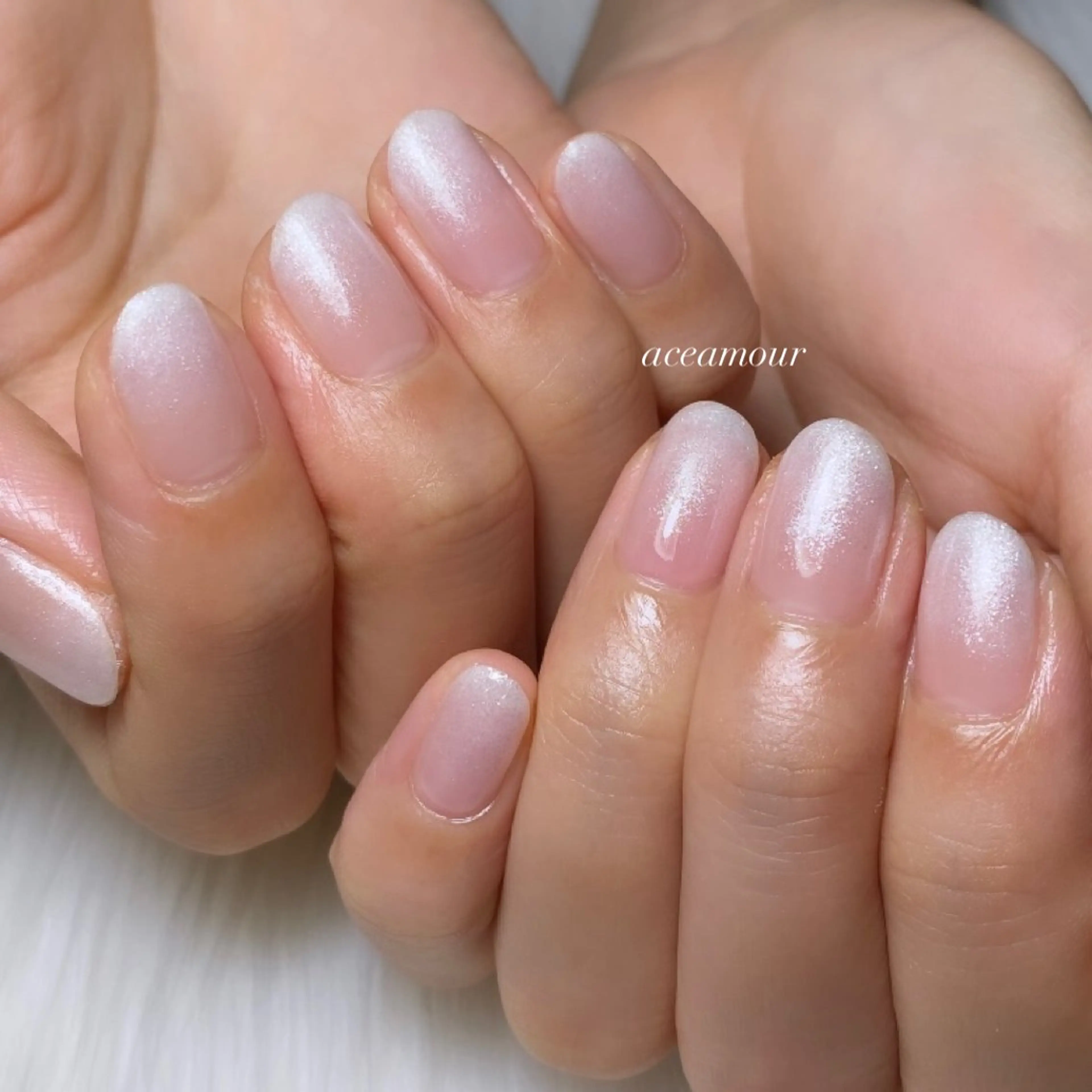 ネイル グラデーション ホワイト ハンドネイル ハンドケア ネイル/耳つぼ /新ホワイトニングのネイルデザイン