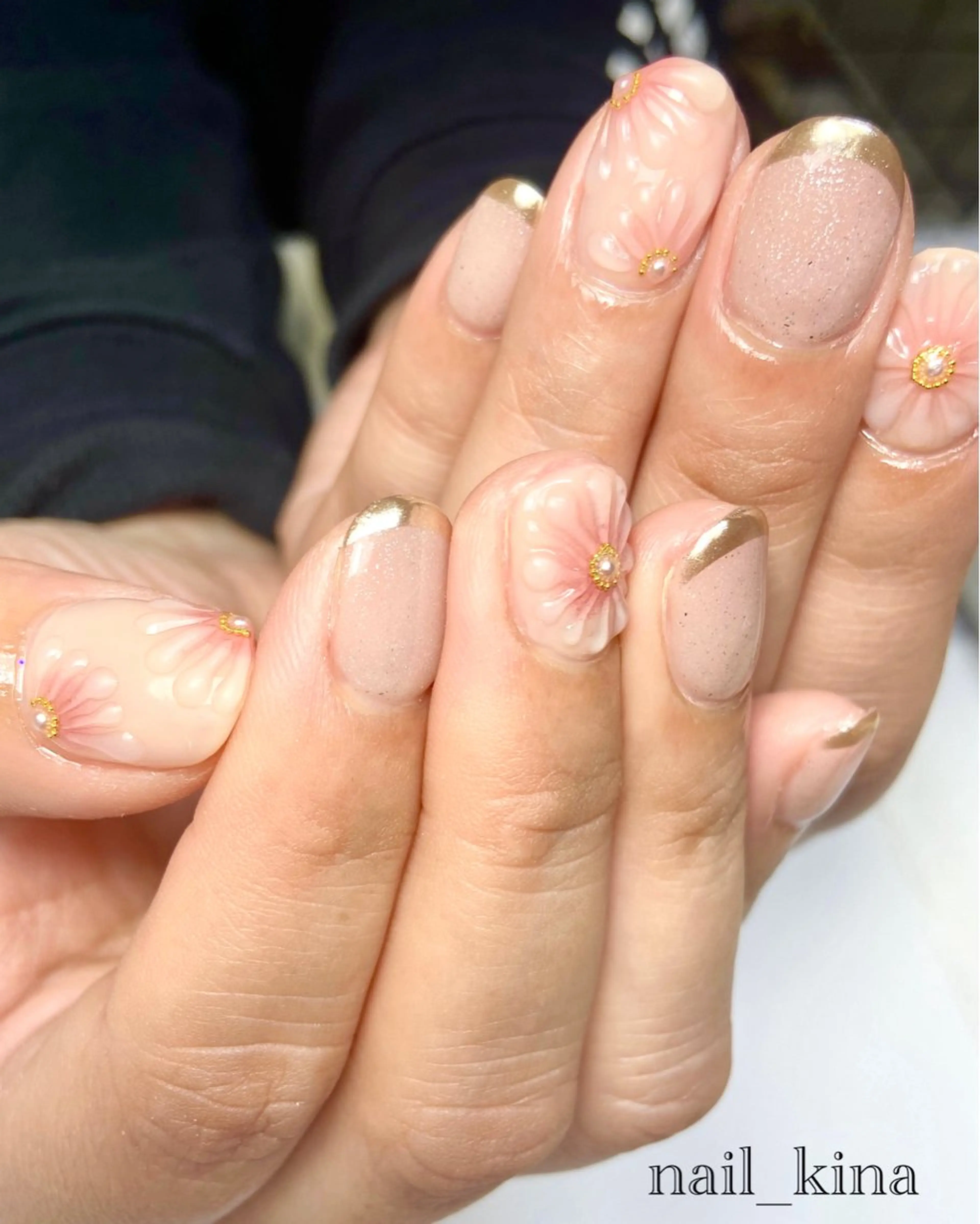ネイル フラワーネイル フレンチネイル ミラーネイル 持ち込み オフィスネイル nail_ kinaのネイルデザイン
