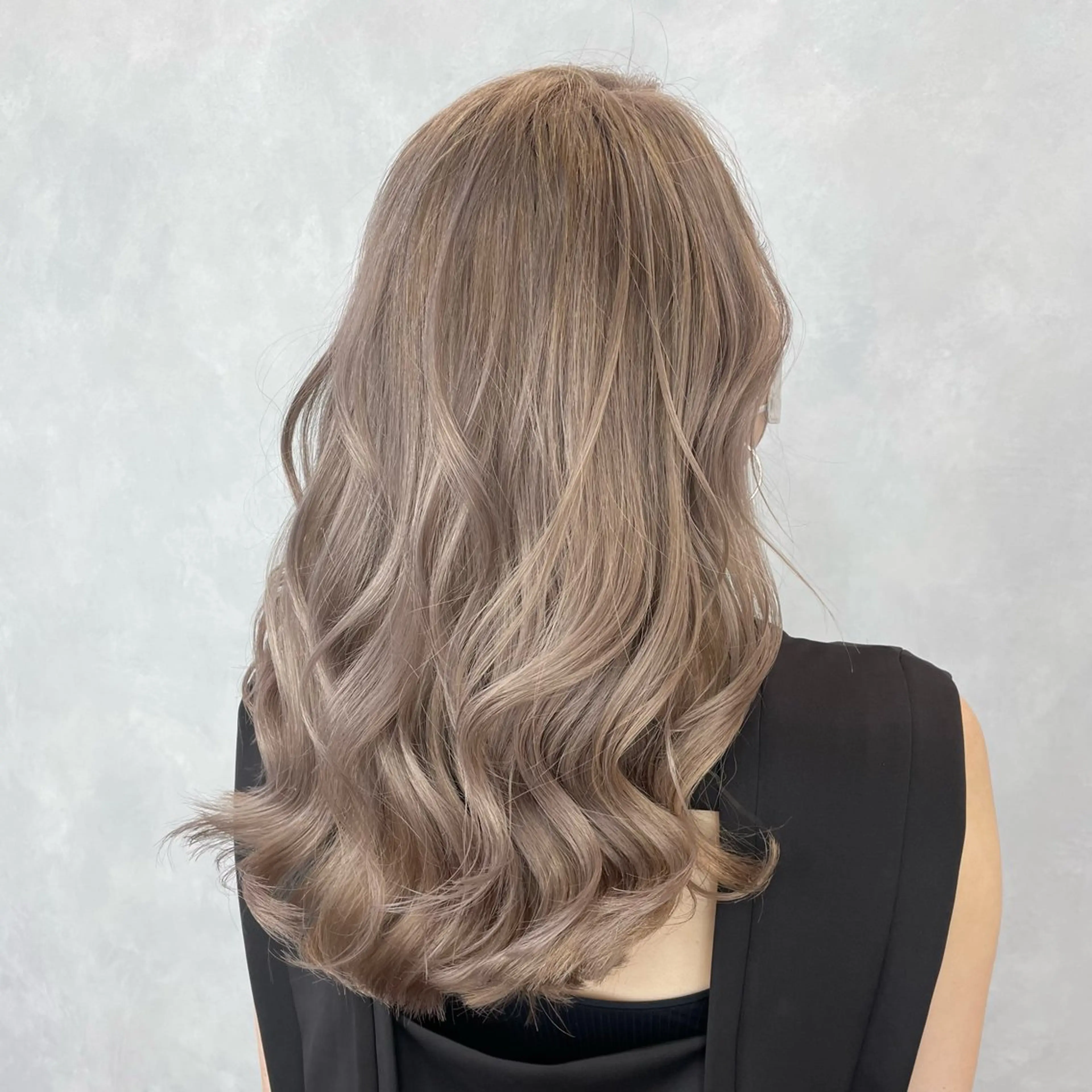 ロング カラー ヘアカラー 🩵ྀིハイトーン みほ🎀🫐のヘアスタイル