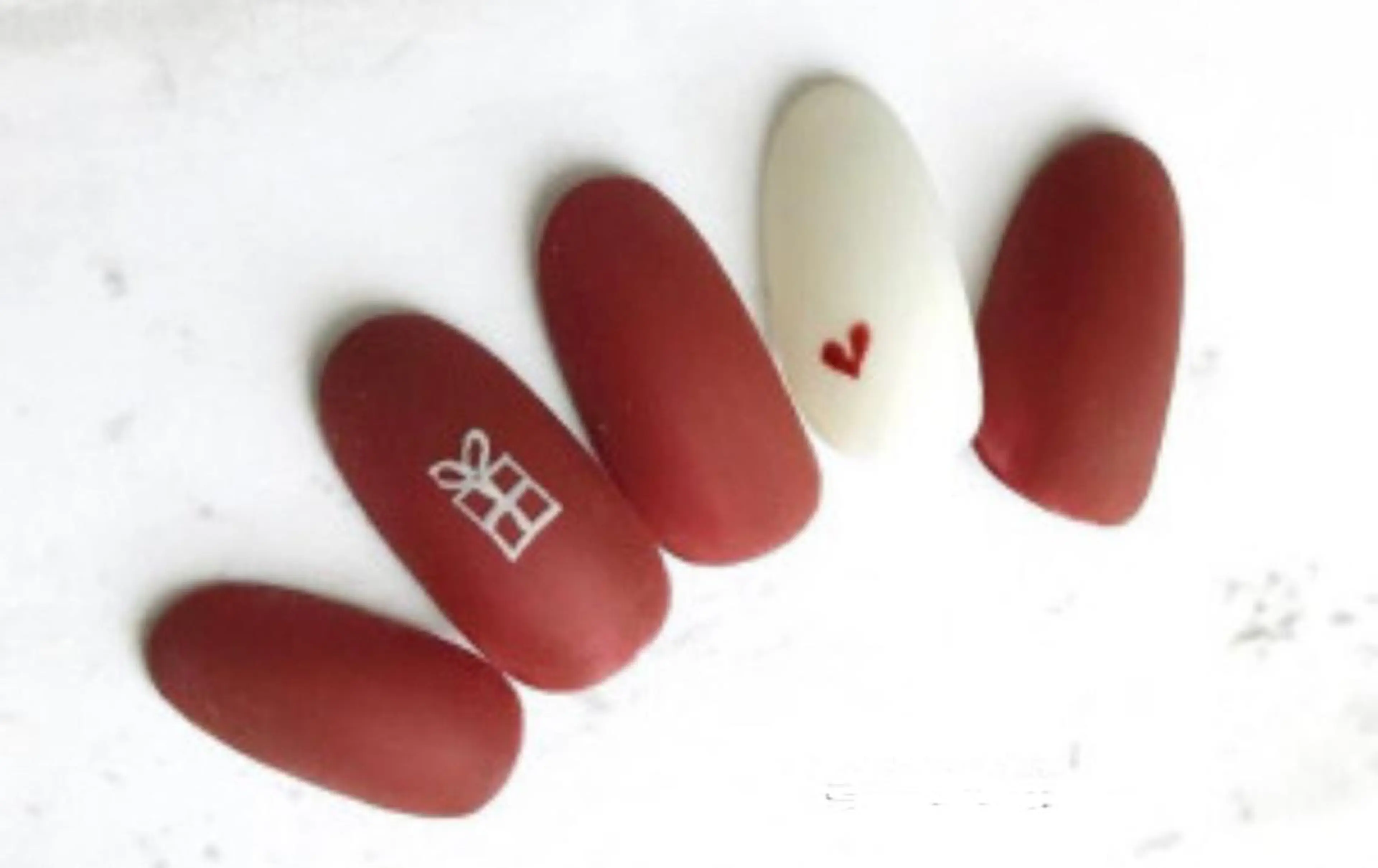 ネイル ハンドネイル ゲン レイカのネイルデザイン