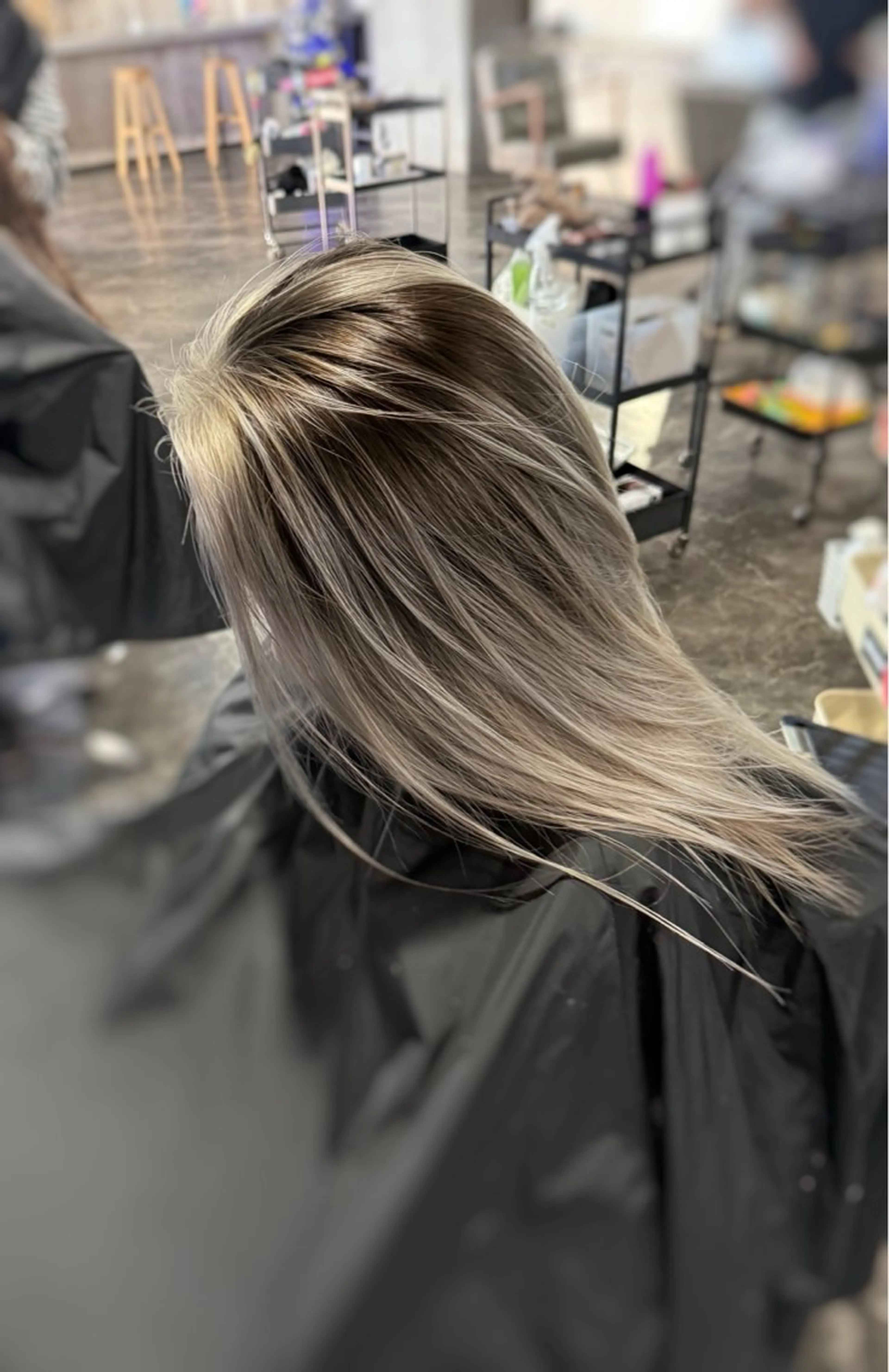 カラー ヘアカラー トリートメント REGOLITH （レゴリス）所属・山田隆成/韓国カット バレ、ハイライト得意のヘアスタイル