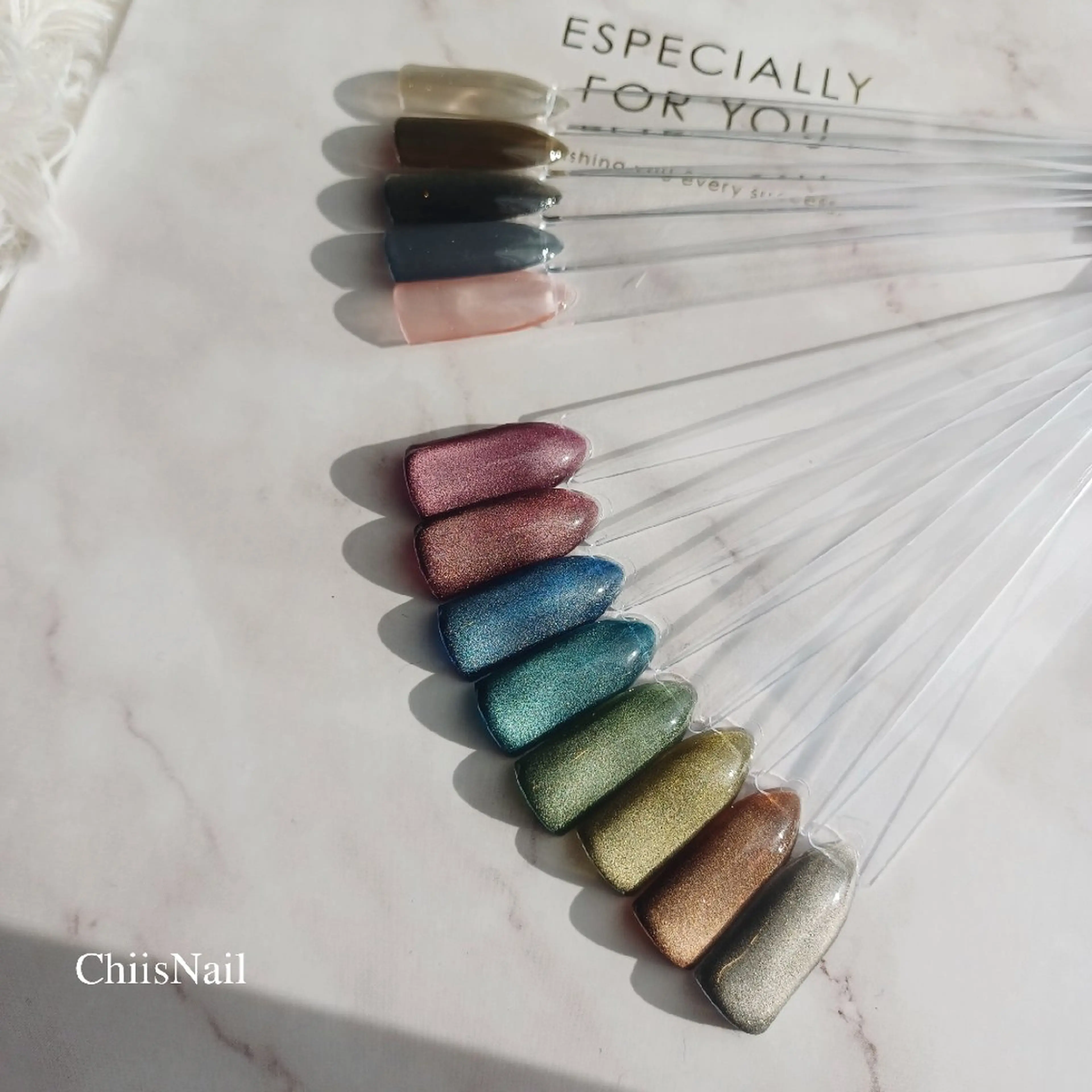 ネイル マグネットネイル ChiisNail ﾁｨｽﾞﾈｲﾙのネイルデザイン