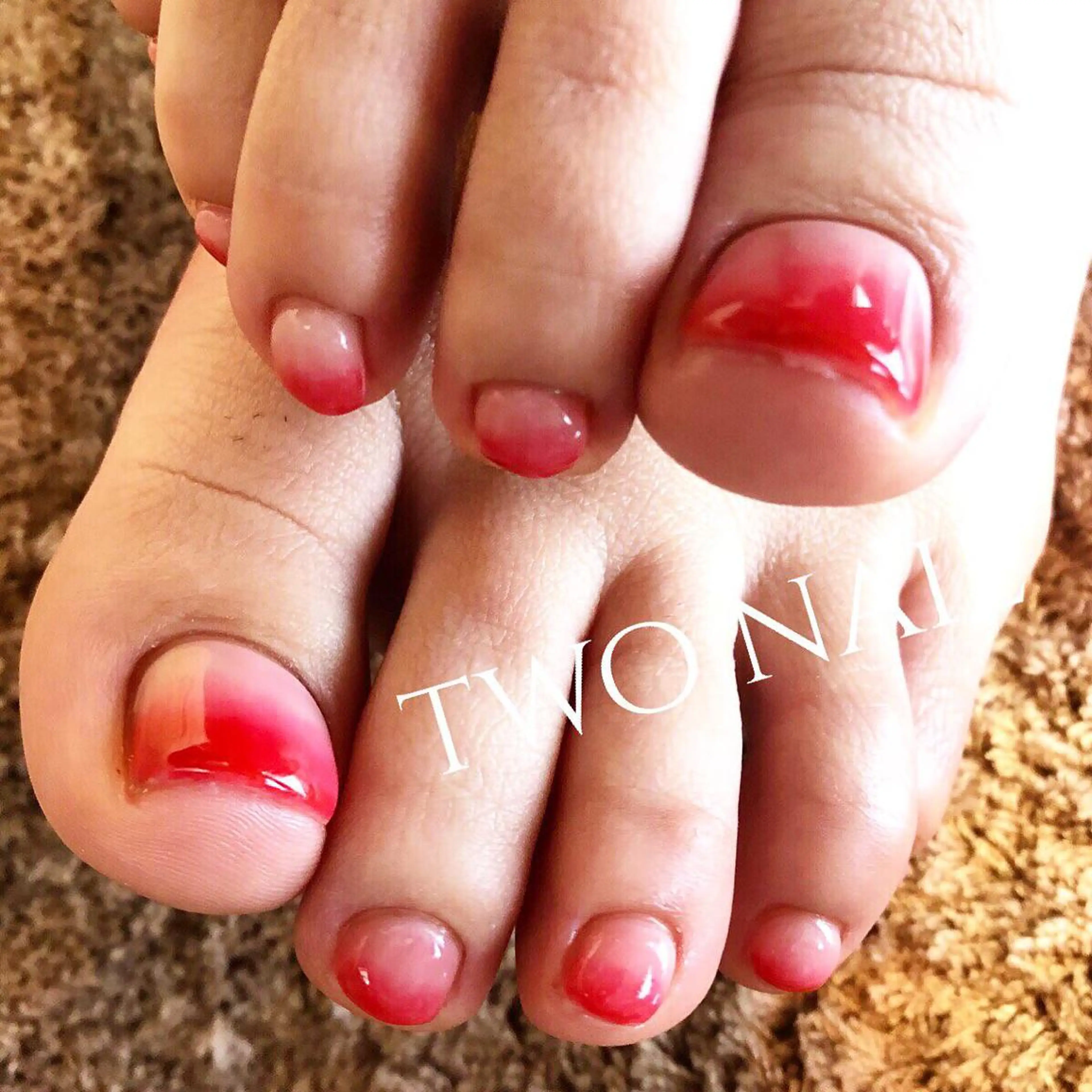 ネイル グラデーション フットネイル two nailのネイルデザイン